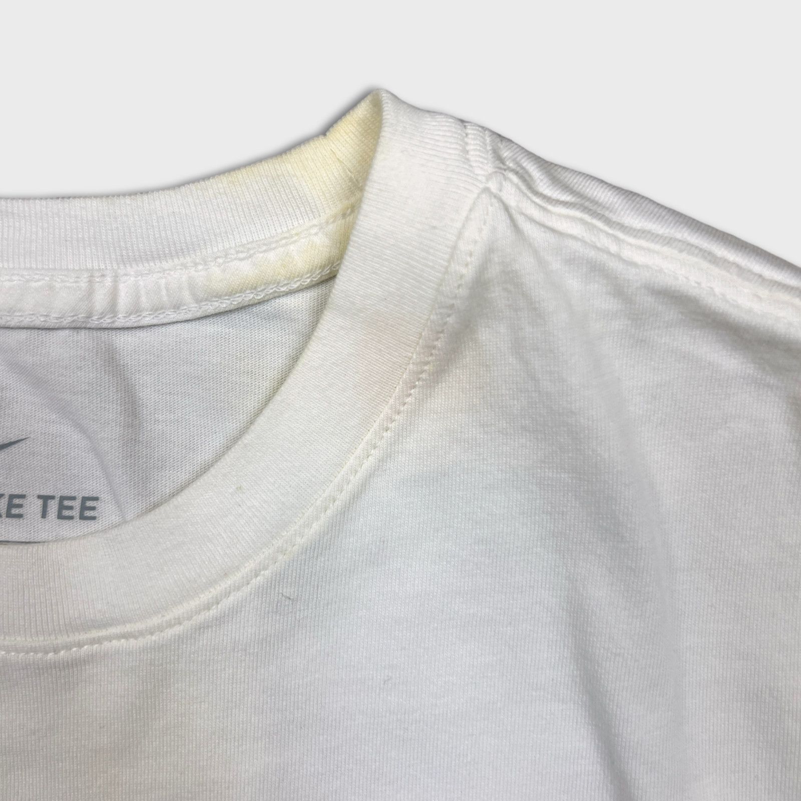 Nike × Vintage Nike Air Sportswear Swoosh Dolphin Beach Short Sleeve Tee Size US M / EU 48-50 / 2 - 4 Thumbnail