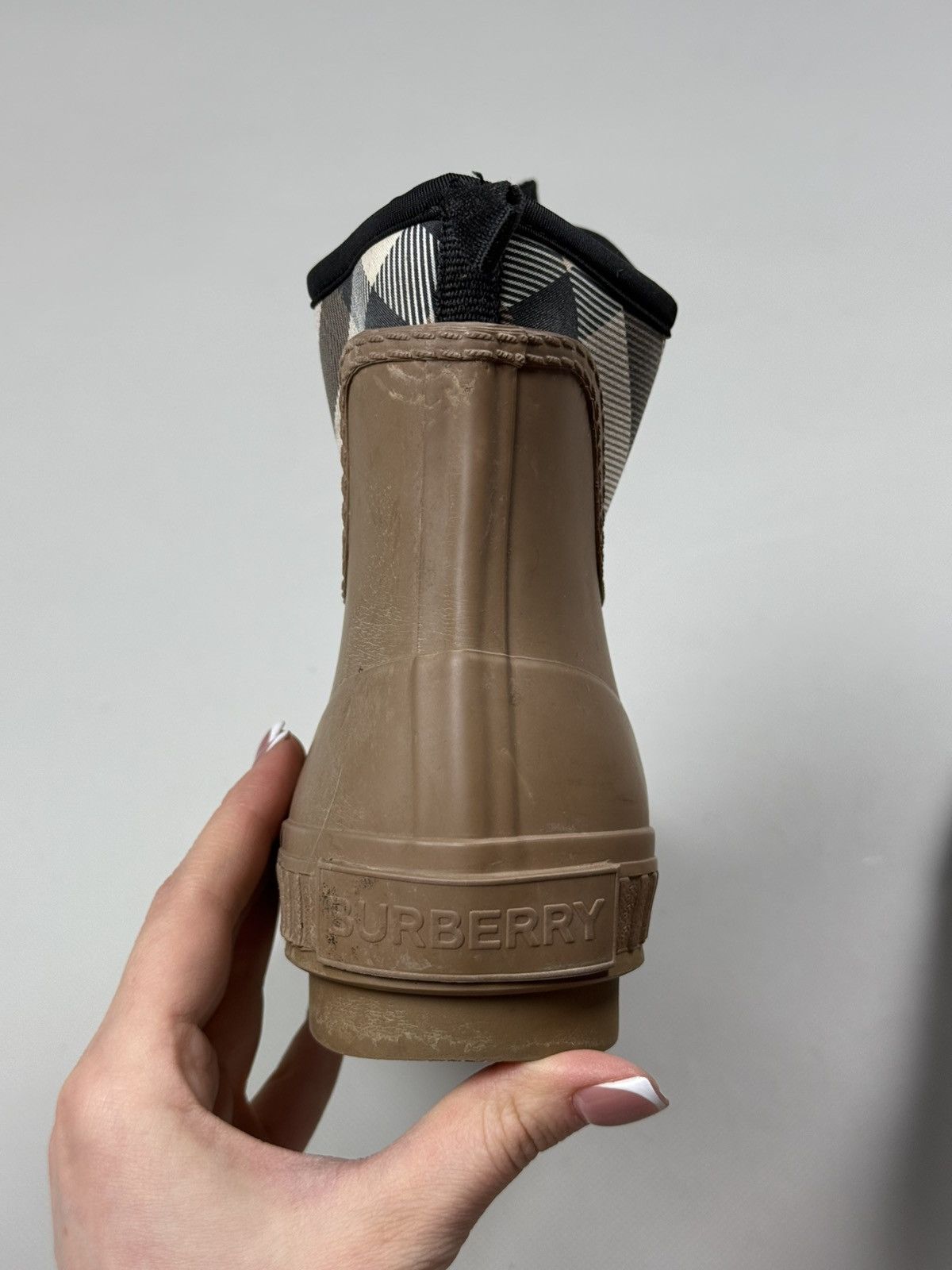 Burberry Burberry Ladies Check Plaid Rubber Rain Boots Shoes Size US 8 / IT 38 - 17 Thumbnail