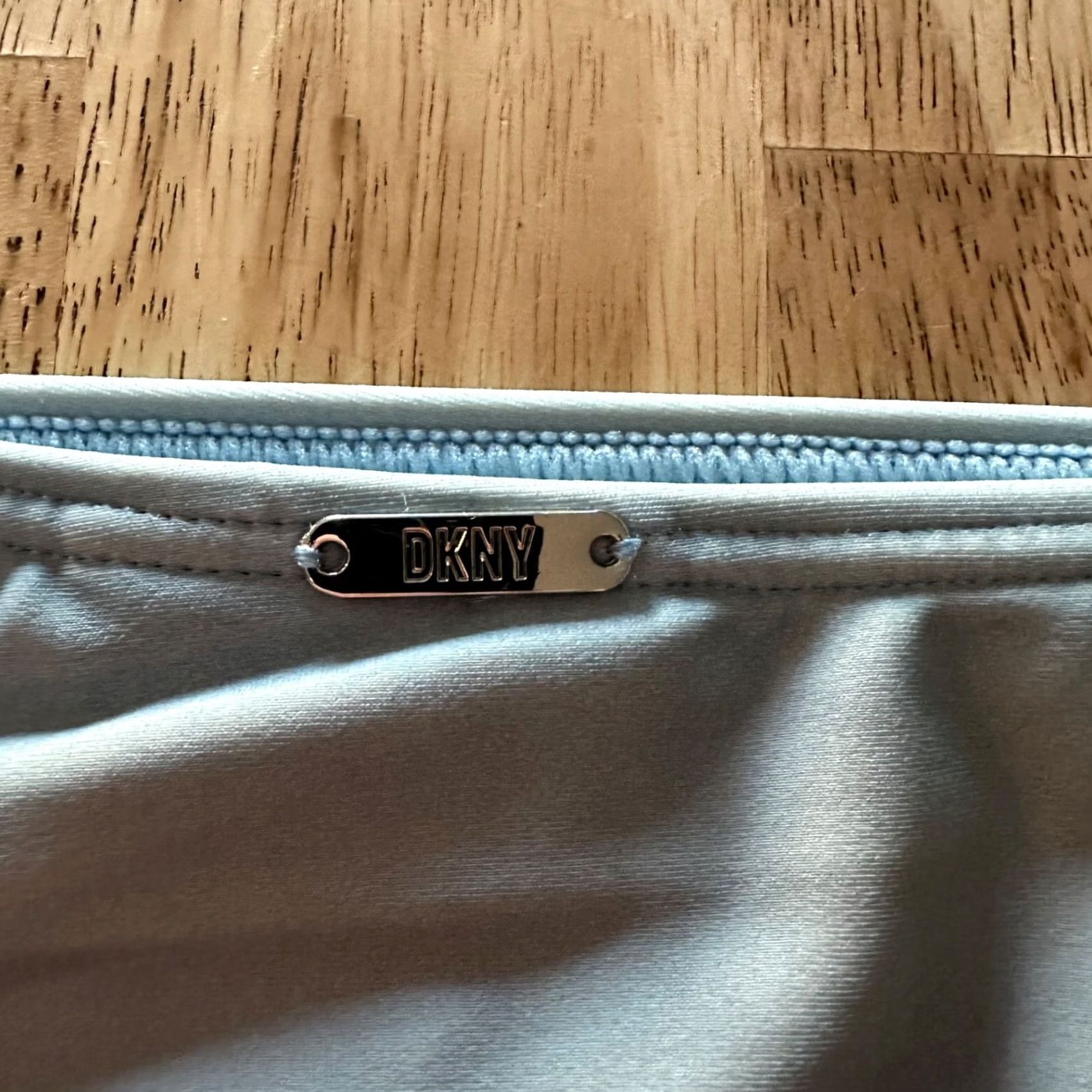 DKNY VINTAGE DKNY Key Hold High-Waist Bikini Bottom Ombre Splash Mos Women’s XS Size 26" / US 2 / IT 38 - 4 Thumbnail