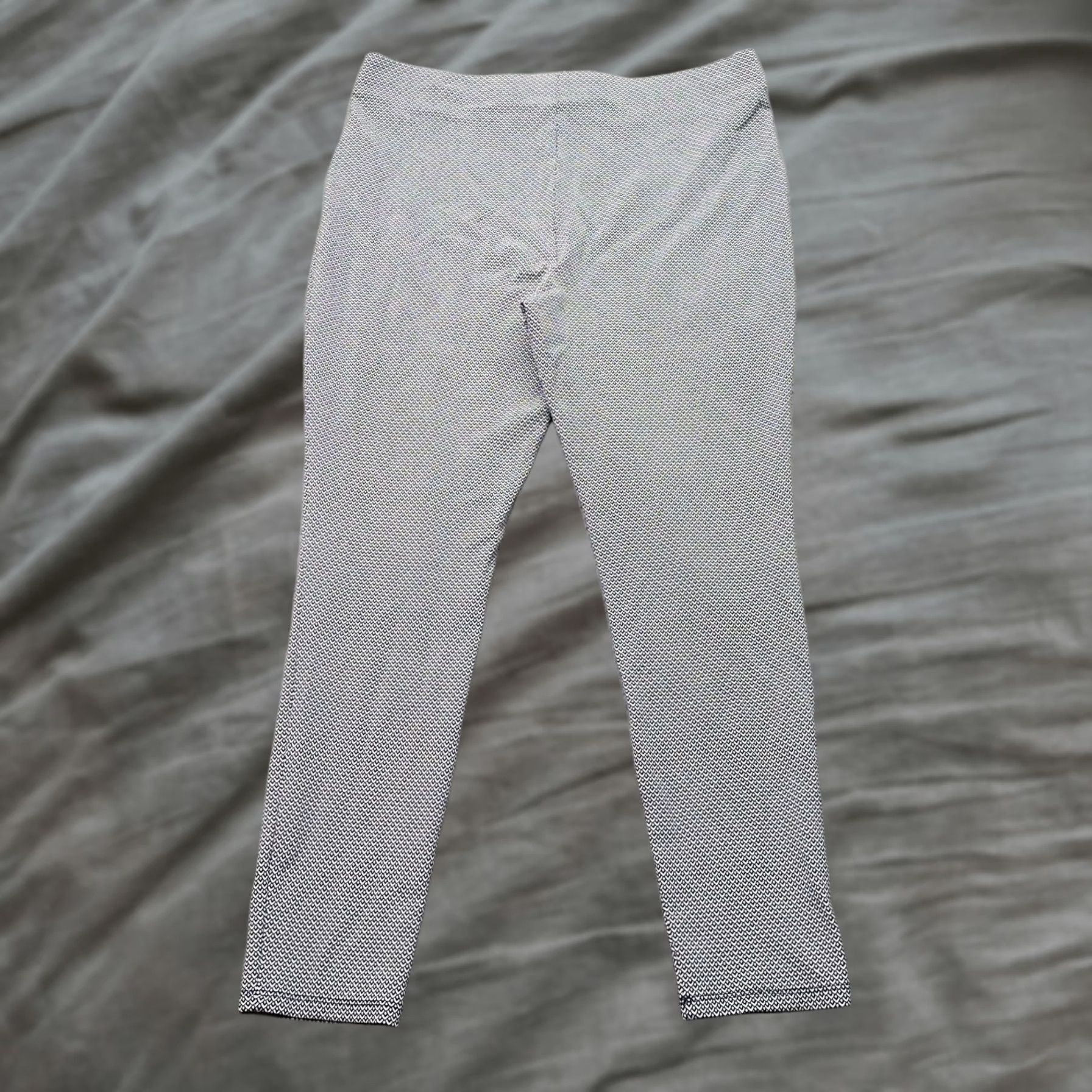 Vintage Chico's Womens 2 Multi Geometric Flat Front Stretch Skinny Pull On Ankle Pants Size 26" / US 2 / IT 38 - 1 Thumbnail