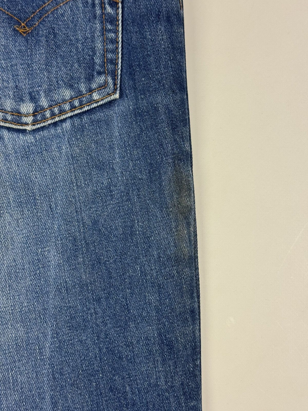 Levi's 1980’s Vintage Levi’s 565 Washed Denim Leather Tab Jeans Size US 33 - 21 Thumbnail