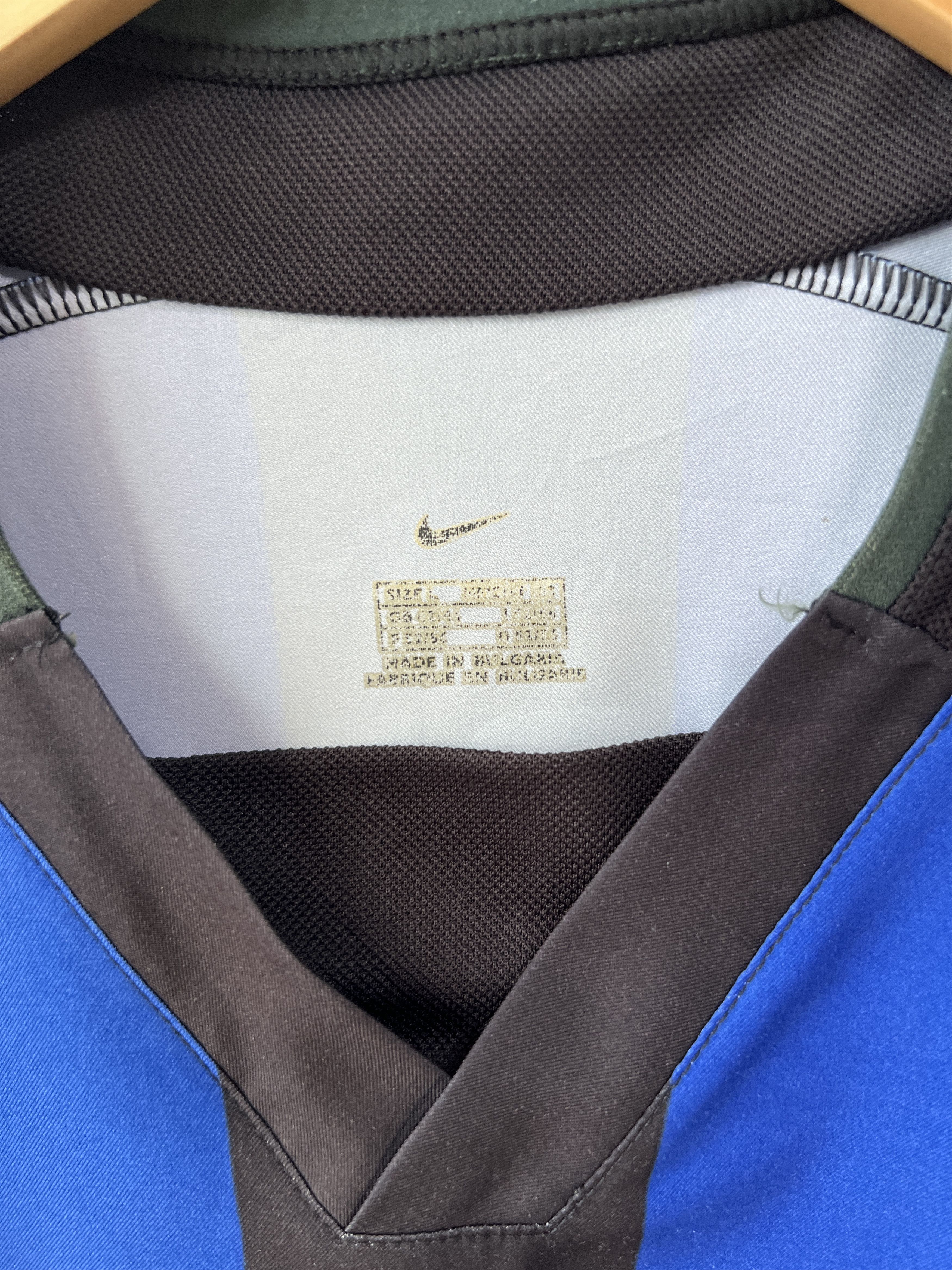 Nike (L fits XL) Inter Milan 2002-03 Home Kit Batistuta #19 Size US L / EU 52-54 / 3 - 3 Thumbnail