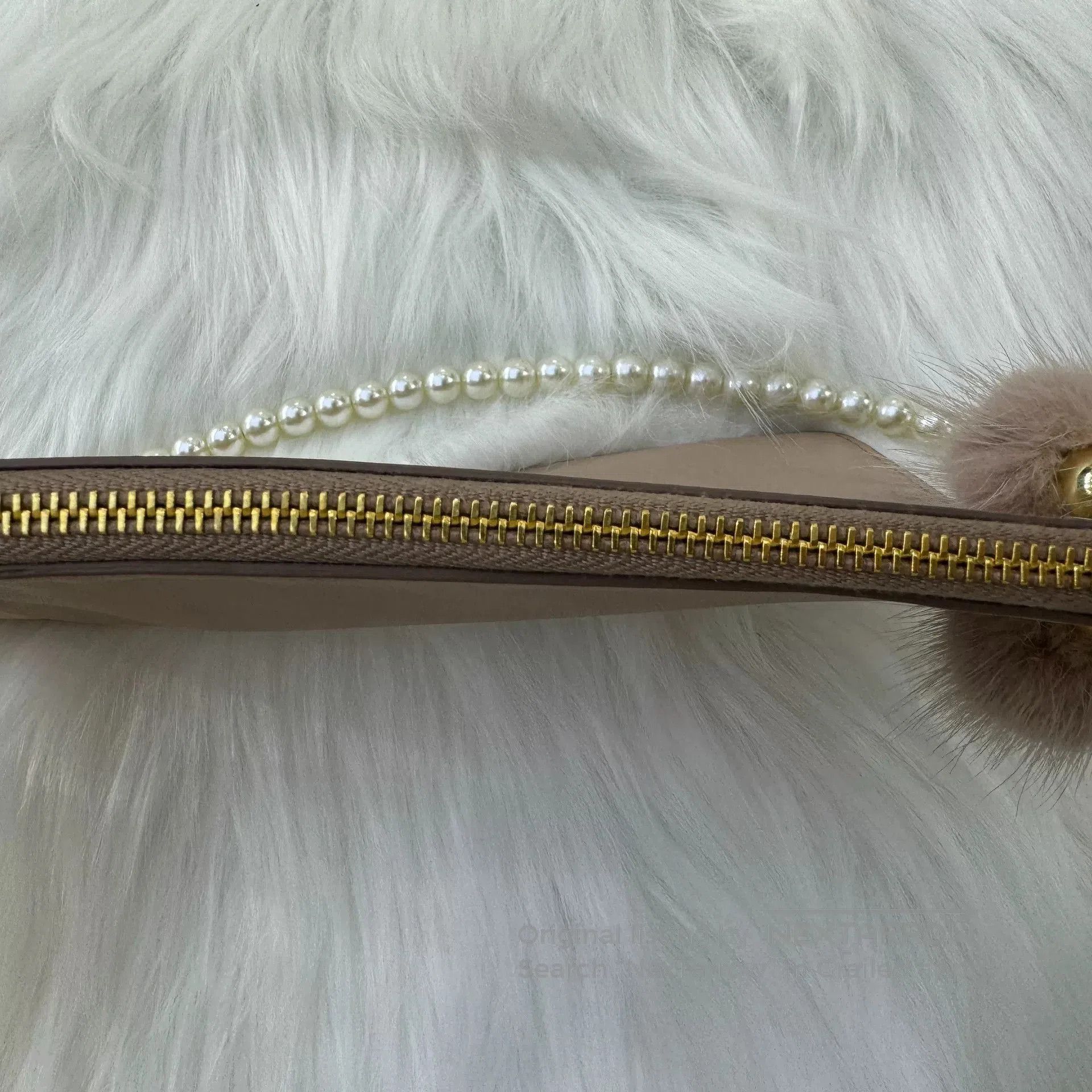 Miu Miu MiuMiu Pearl Chain Shoulder Bag. Size ONE SIZE - 4 Thumbnail