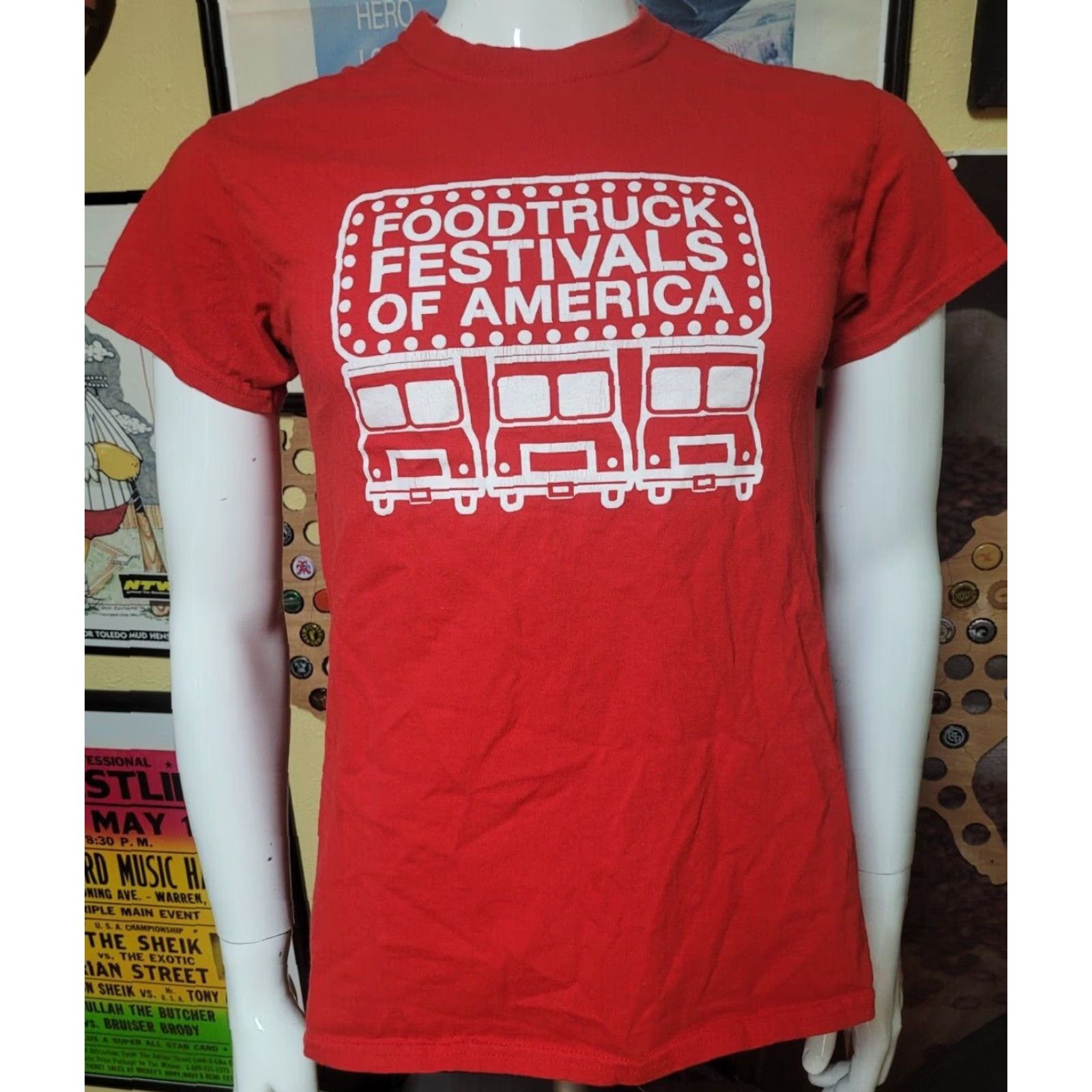 Gildan Food Truck Festivals of America Foodie Official T Shirt S Shirt Red Men Small Massachusetts Gildan 100% Cotton Crew Neck Short Sleeve T-Shirt” Size US S / EU 44-46 / 1 - 2 Thumbnail