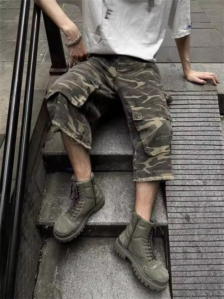Japanese Brand Camo Cargo Shorts - Street Style | Unique Fashion Statement Size US 30 / EU 46 - 4 Thumbnail