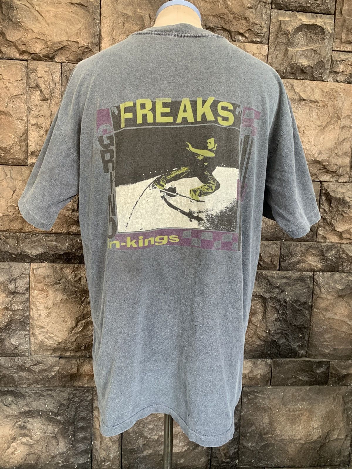 Vintage Vintage 90s Freaks Grind Skateboards T shirt Size US M / EU 48-50 / 2 - 1 Thumbnail