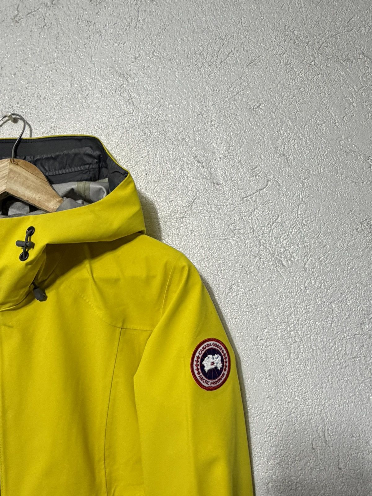 Canada Goose CANADA GOOSE CANYON SHELL RAIN JACKET for FEMME Size S / US 4 / IT 40 - 3 Thumbnail