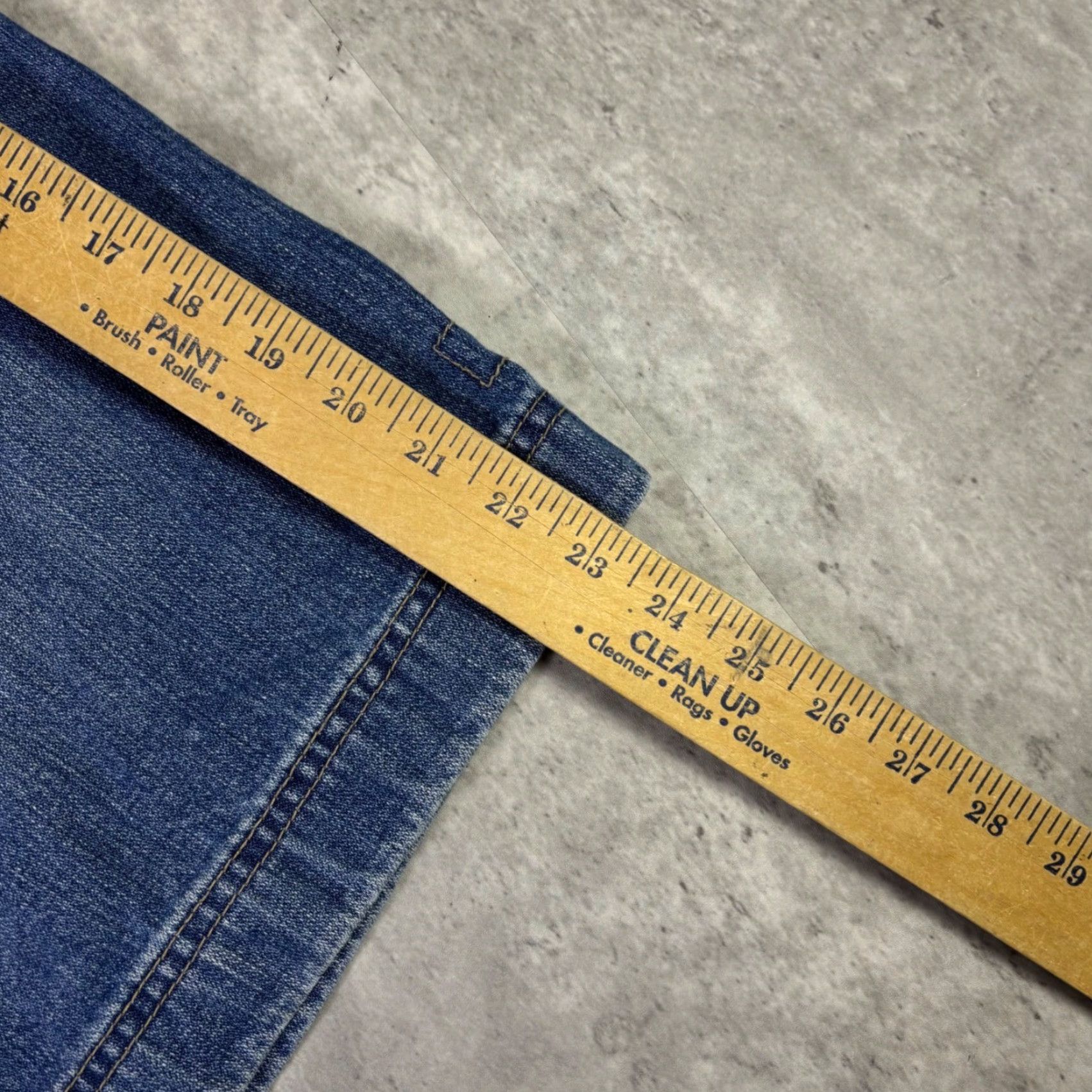 Vintage VINTAGE Mecca Bermuda Shorts Denim Blue 34 Mens High Rise 5-Pocket Relaxed Button Fly Baggy Streetwear Grunge" Size US 34 / EU 50 - 4 Thumbnail