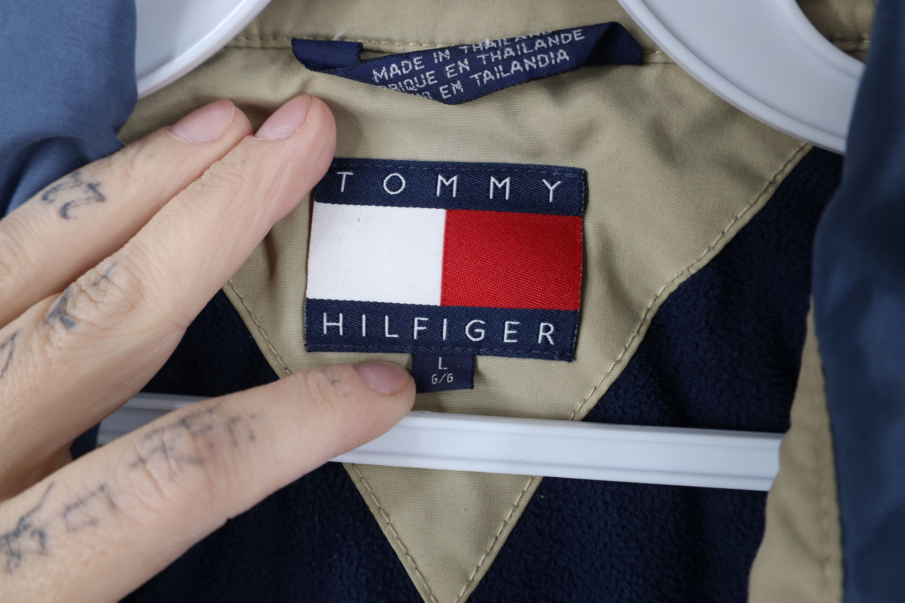 Tommy Hilfiger Vintage 90s Tommy Hilfiger Microfiber Bomber Jacket Blue Size US L / EU 52-54 / 3 - 10 Thumbnail