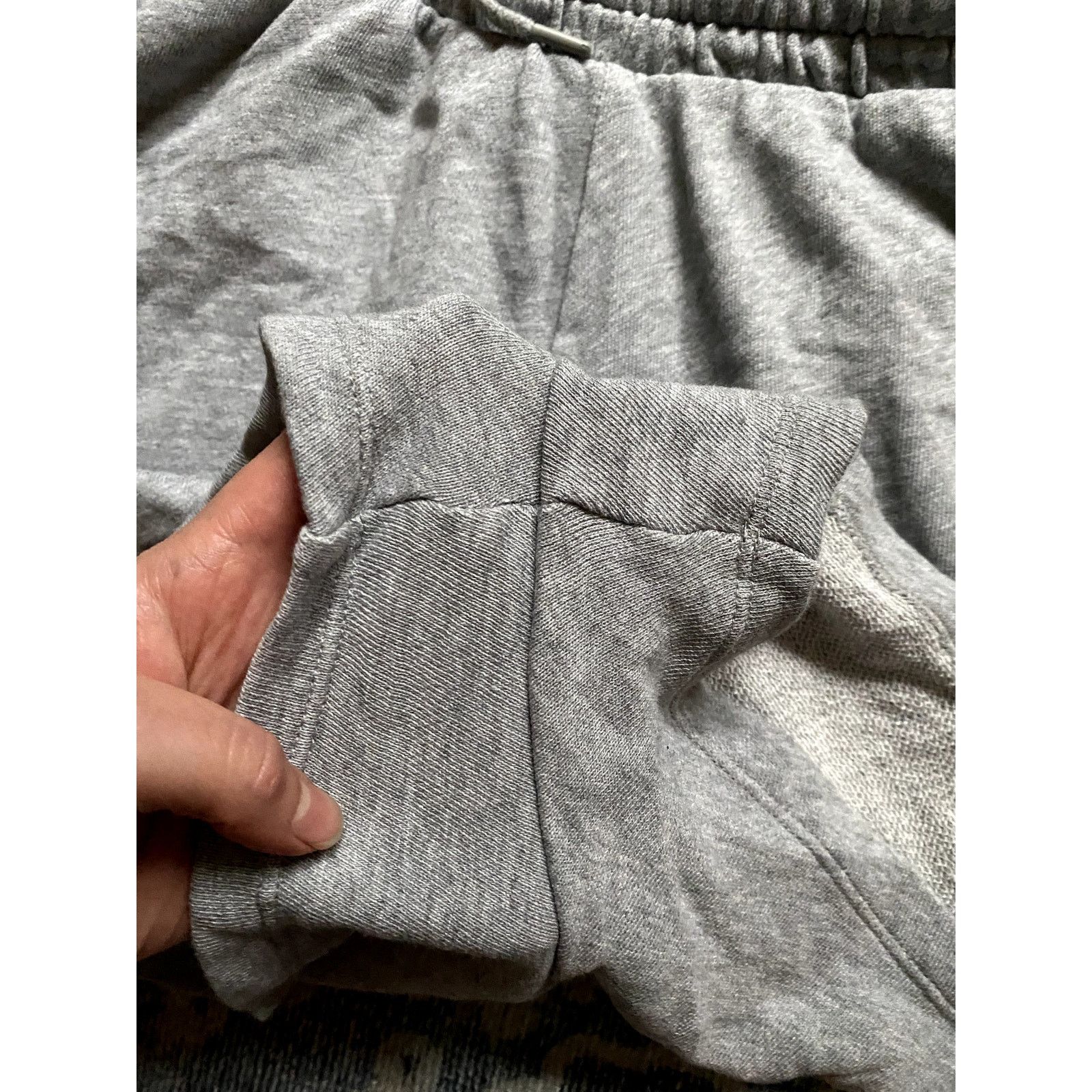 Old Navy Old Navy Terry Cotton Cozy Gray Sweatshorts Large Lounge Size 31" - 4 Thumbnail