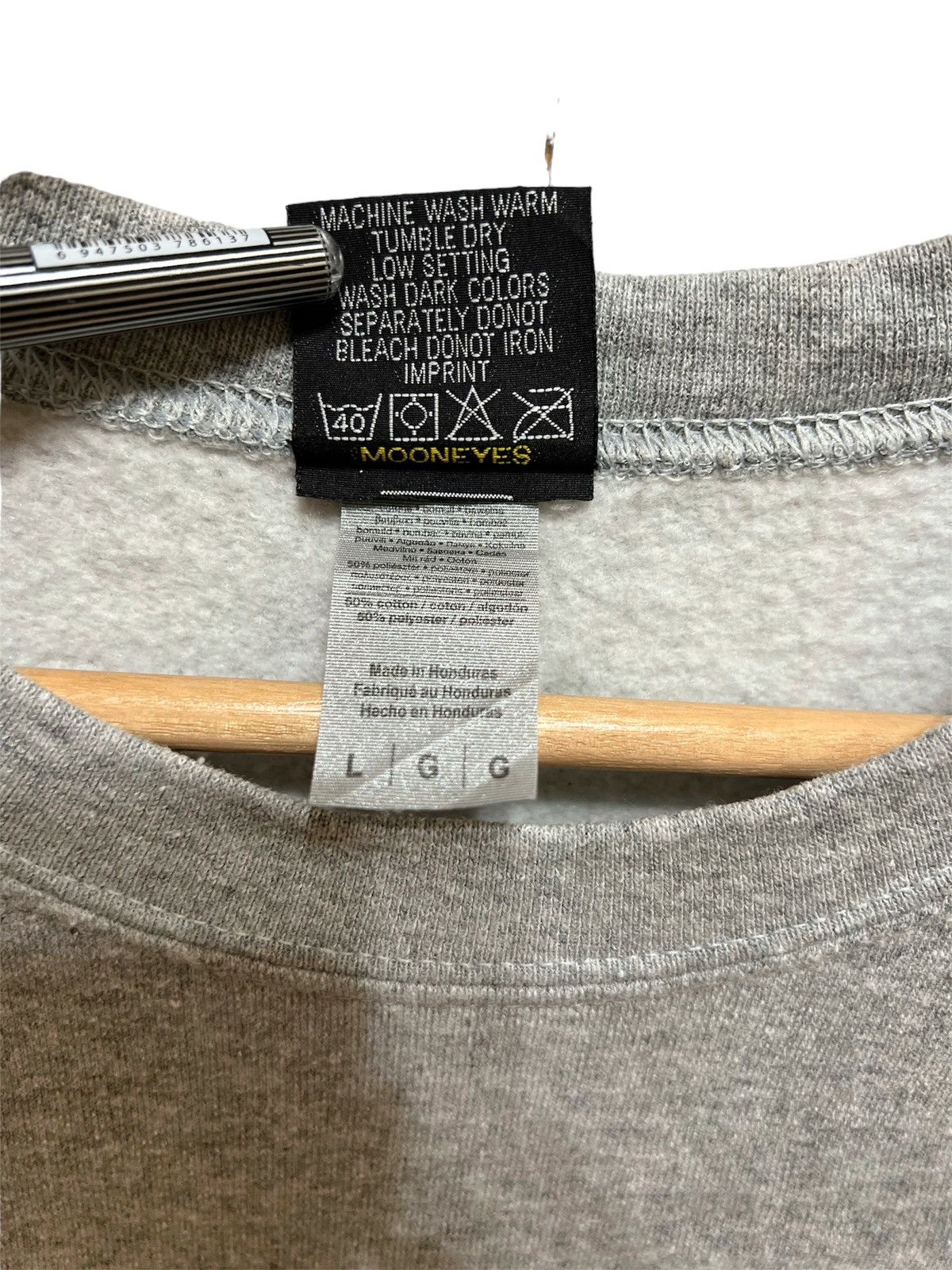 Japanese Brand Vintage 90s MOONEYES Big Logo Crewneck Sweatshirt Size L Size US L / EU 52-54 / 3 - 9 Thumbnail