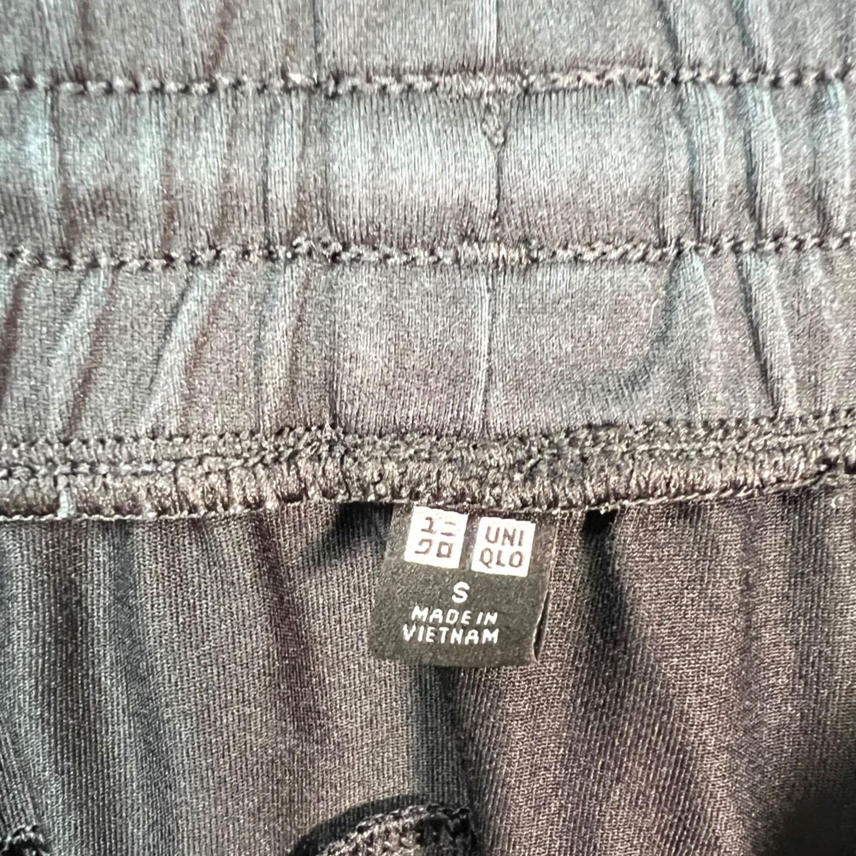 Uniqlo Uniqlo Mens Small Black Ultra Stretch Jogger Pants Drawstring Slim Tapered Pockets Solid 28in Inseam Regular Fit Casual Shoes? Size US 29 - 3 Thumbnail