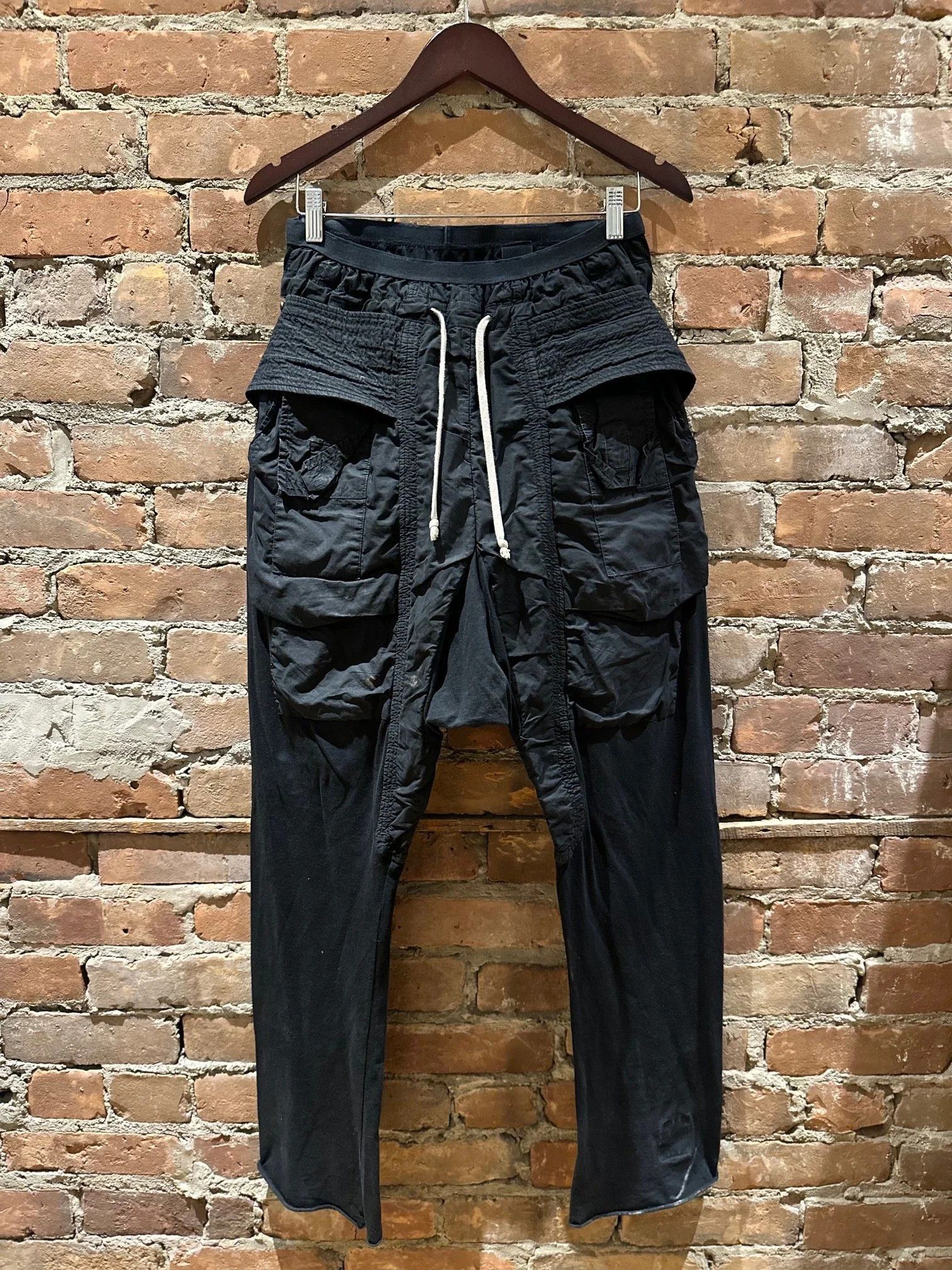 Rick Owens Drkshdw Rick Owens DRKSHDW Drop-Crotch Creatch Cargo Size US 30 / EU 46 - 1 Thumbnail
