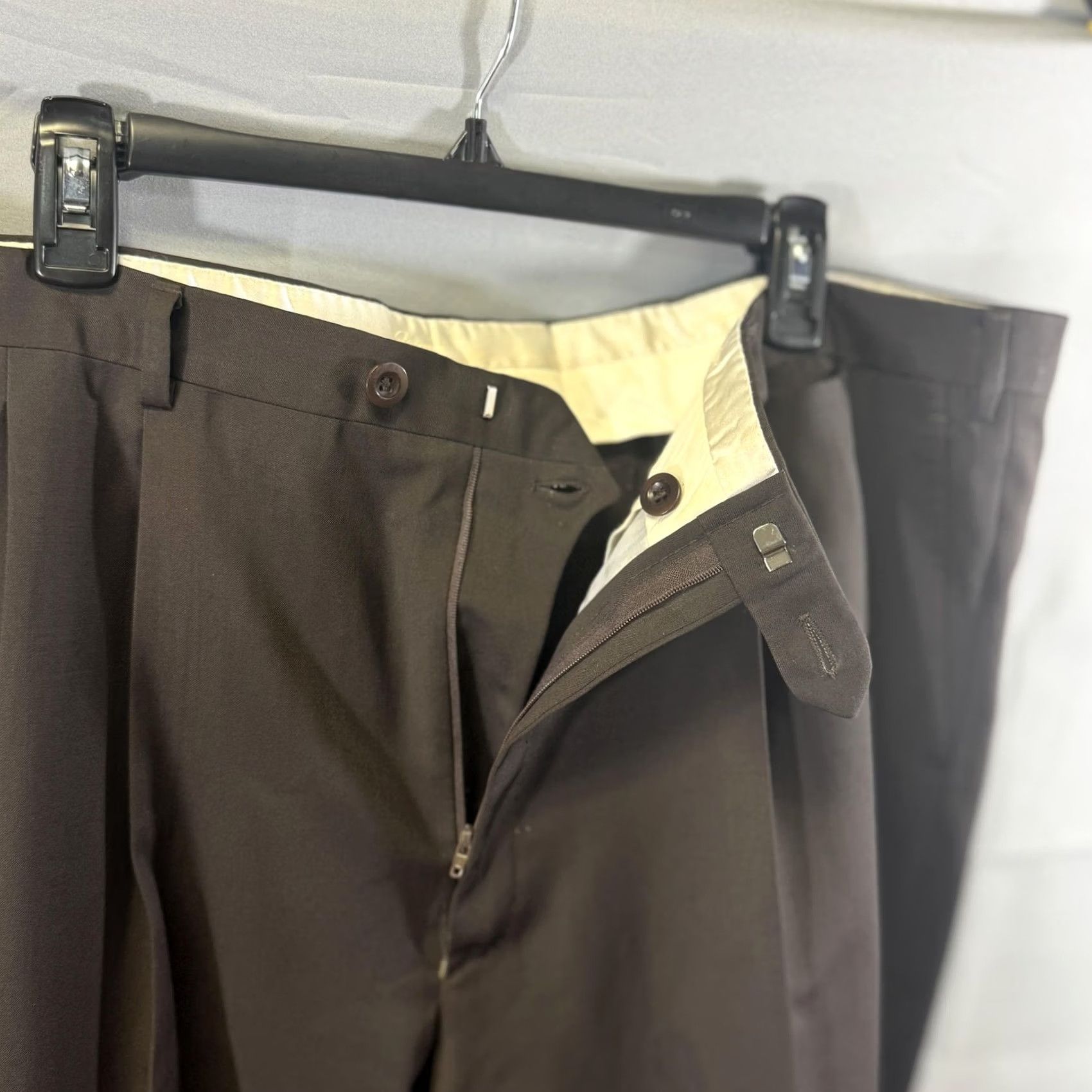 Brioni VINTAGE Brioni Pants Mens 42R Brown Pleated Wool Dress Trousers Cannes Italy Formal Size US 42 / EU 58 - 5 Thumbnail