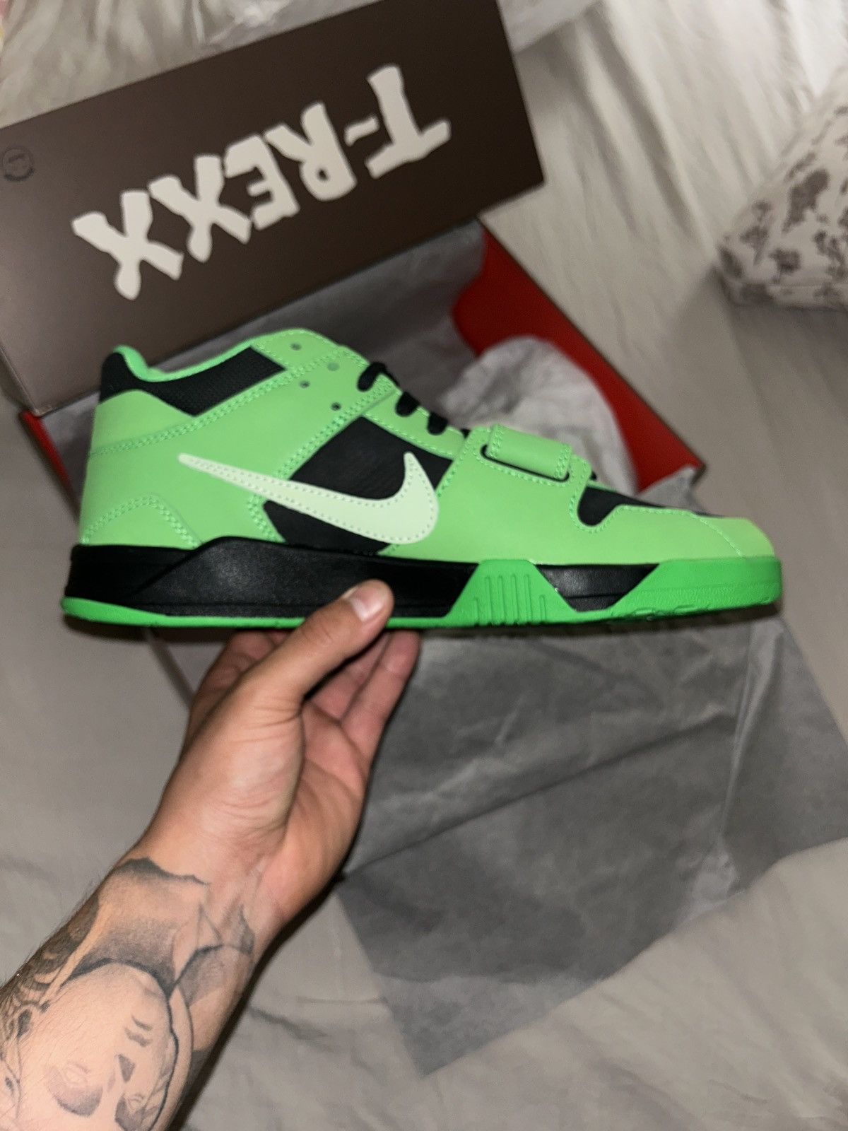 Jordan Brand × Travis Scott Travis Scott Size US 9 / EU 42 - 3 Thumbnail
