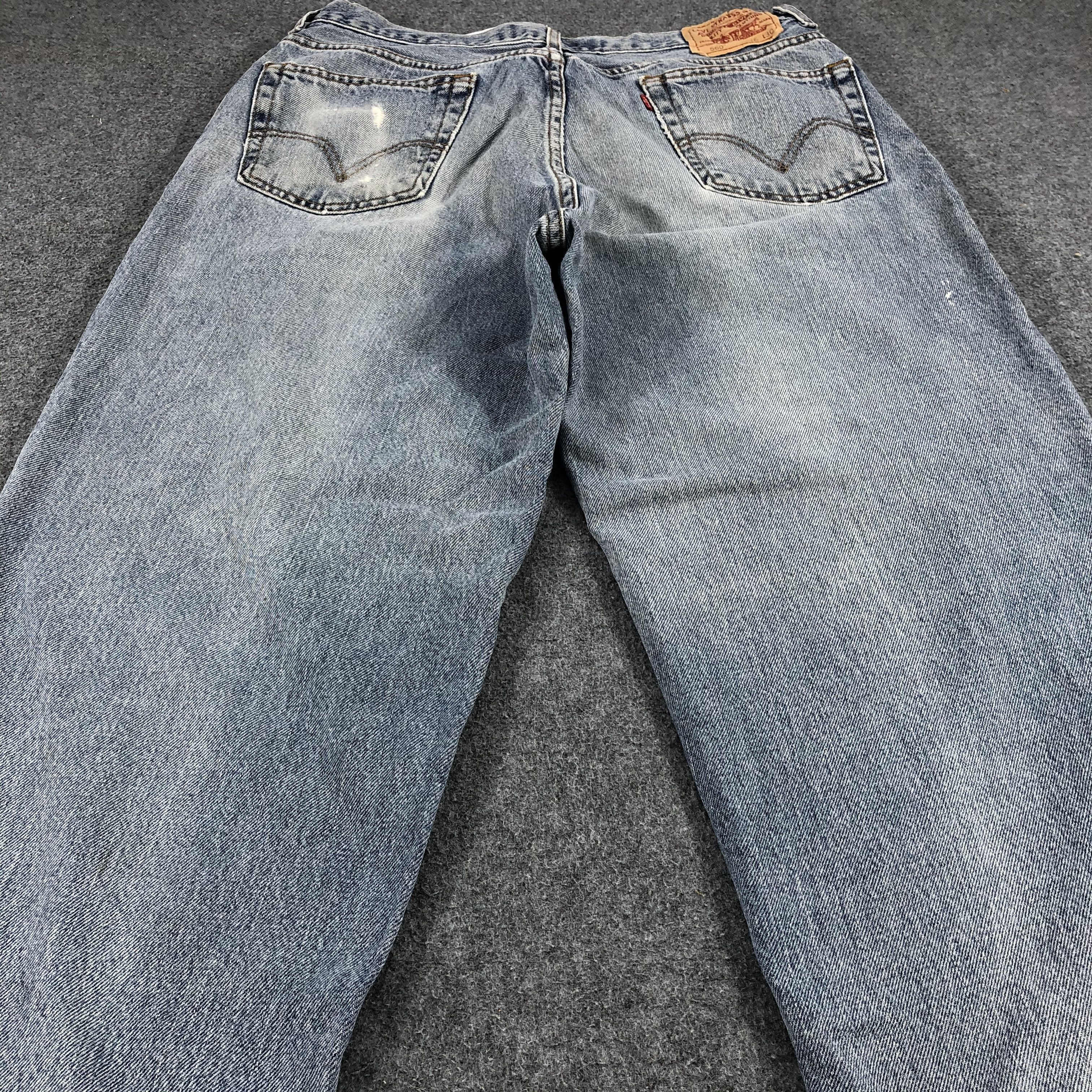 Levi's Light Washed Vintage Levis 560 Jeans Distressed Denim-J1041 Size US 35 - 4 Thumbnail