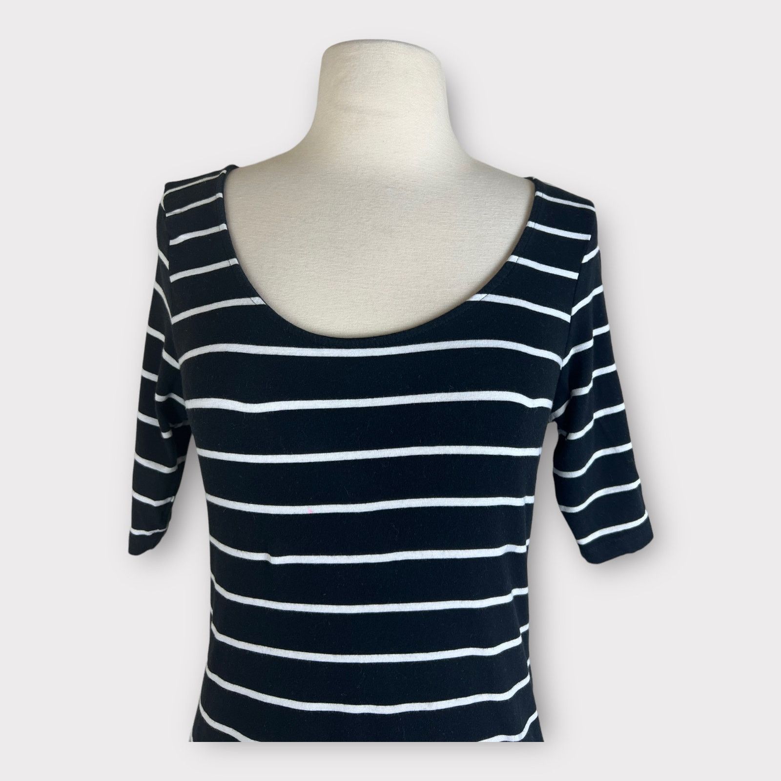 H&M H&M Basic | Striped Round Neck Strip Top | Medium Size M / US 6-8 / IT 42-44 - 3 Thumbnail