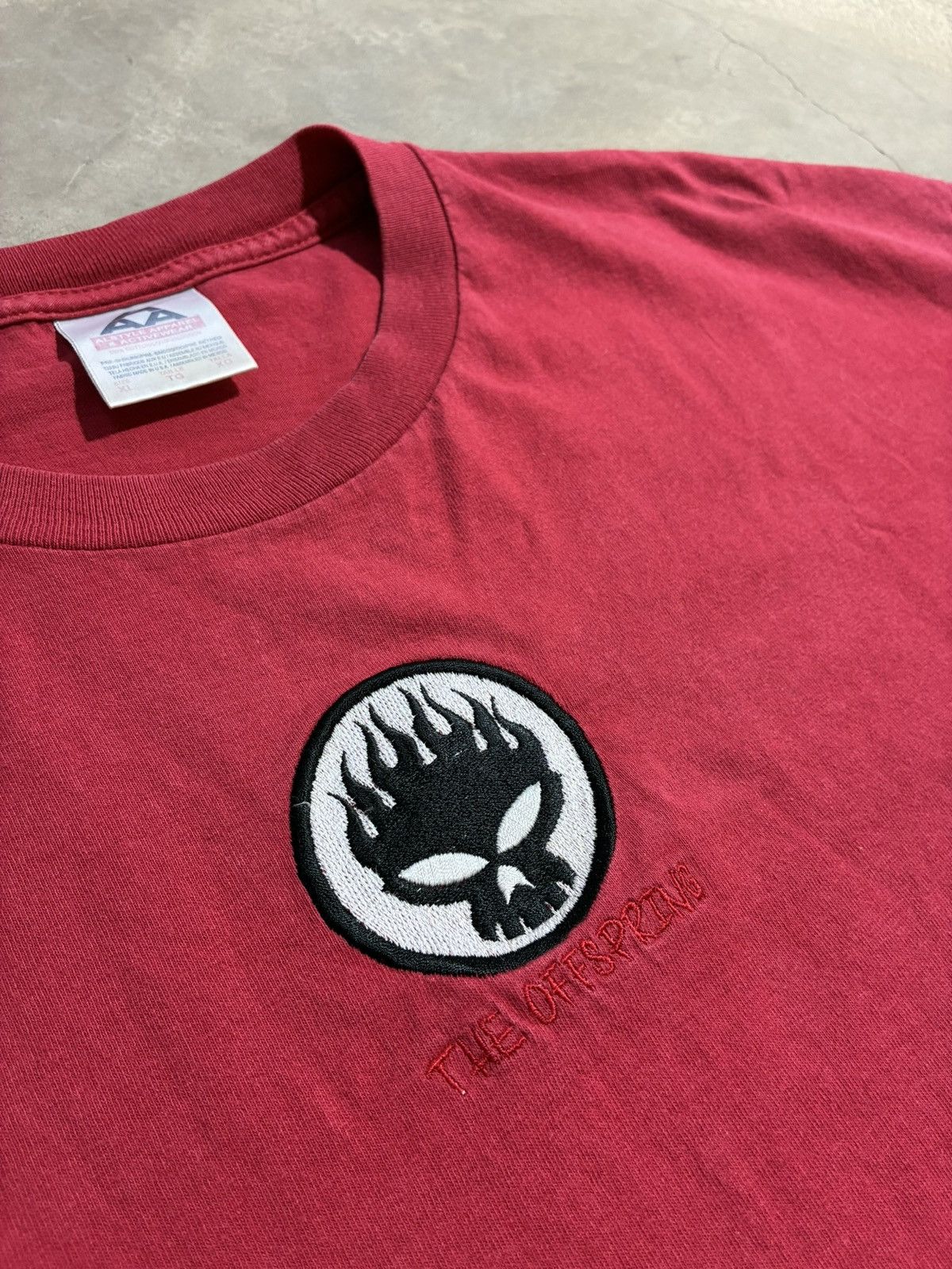 Alstyle The Offspring Flaming Skull Embroidered T Shirt Red XL Size US XL / EU 56 / 4 - 2 Thumbnail