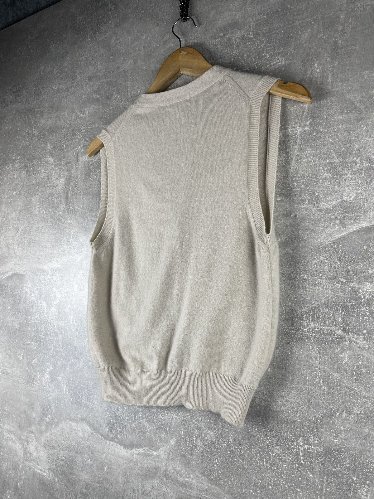 Margaret Howell Margaret Howell Cashmere Knit Vest with Button Front Beige Size S / US 4 / IT 40 - 7 Thumbnail