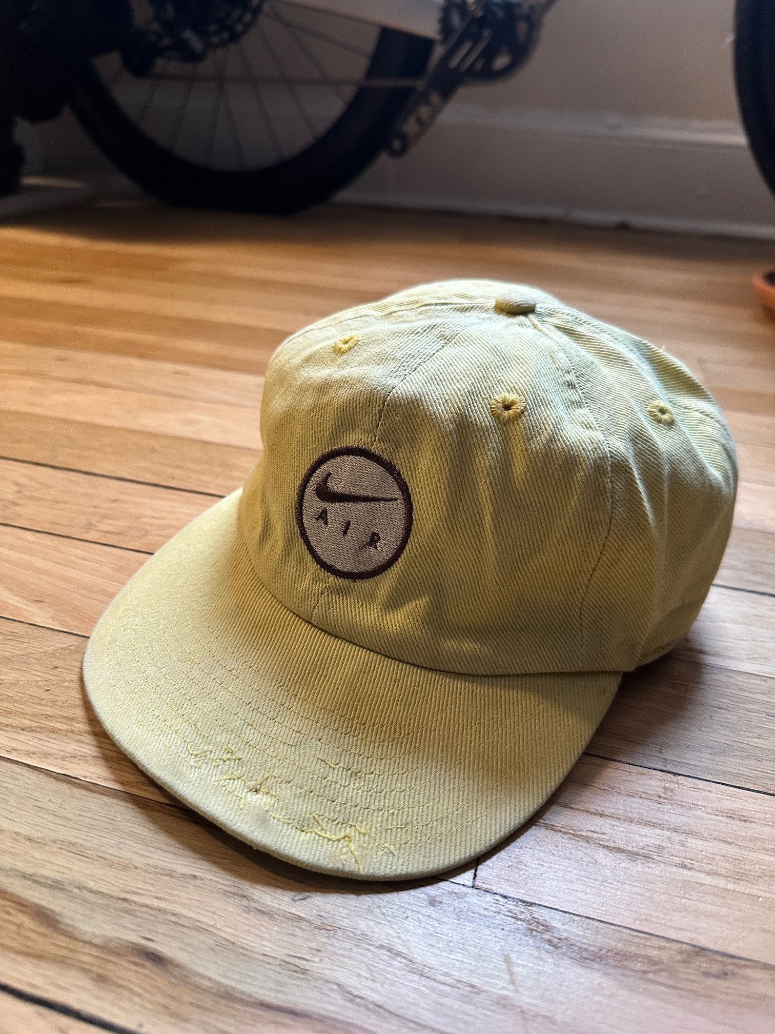 Nike Vintage Men's Nike Air Hat Yellow Rare Distressed Faded Size ONE SIZE - 1 Thumbnail