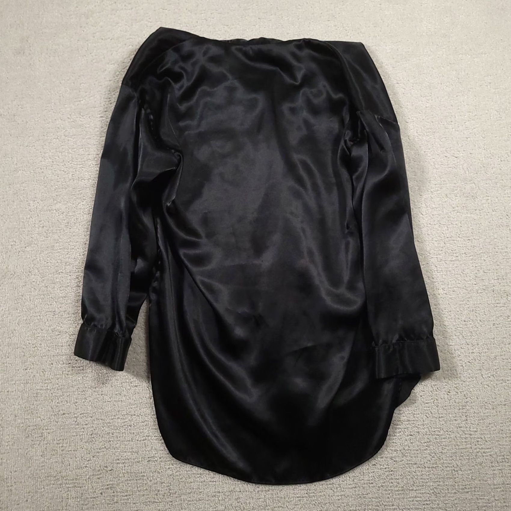 Victoria's Secret VINTAGE Victoria's Secret Sleep Shirt Black Pajama Top Size Medium Shirt Womens 3/4 Sleeve Collared Button Logo Polyester Lightweight Size M / US 6-8 / IT 42-44 - 5 Thumbnail
