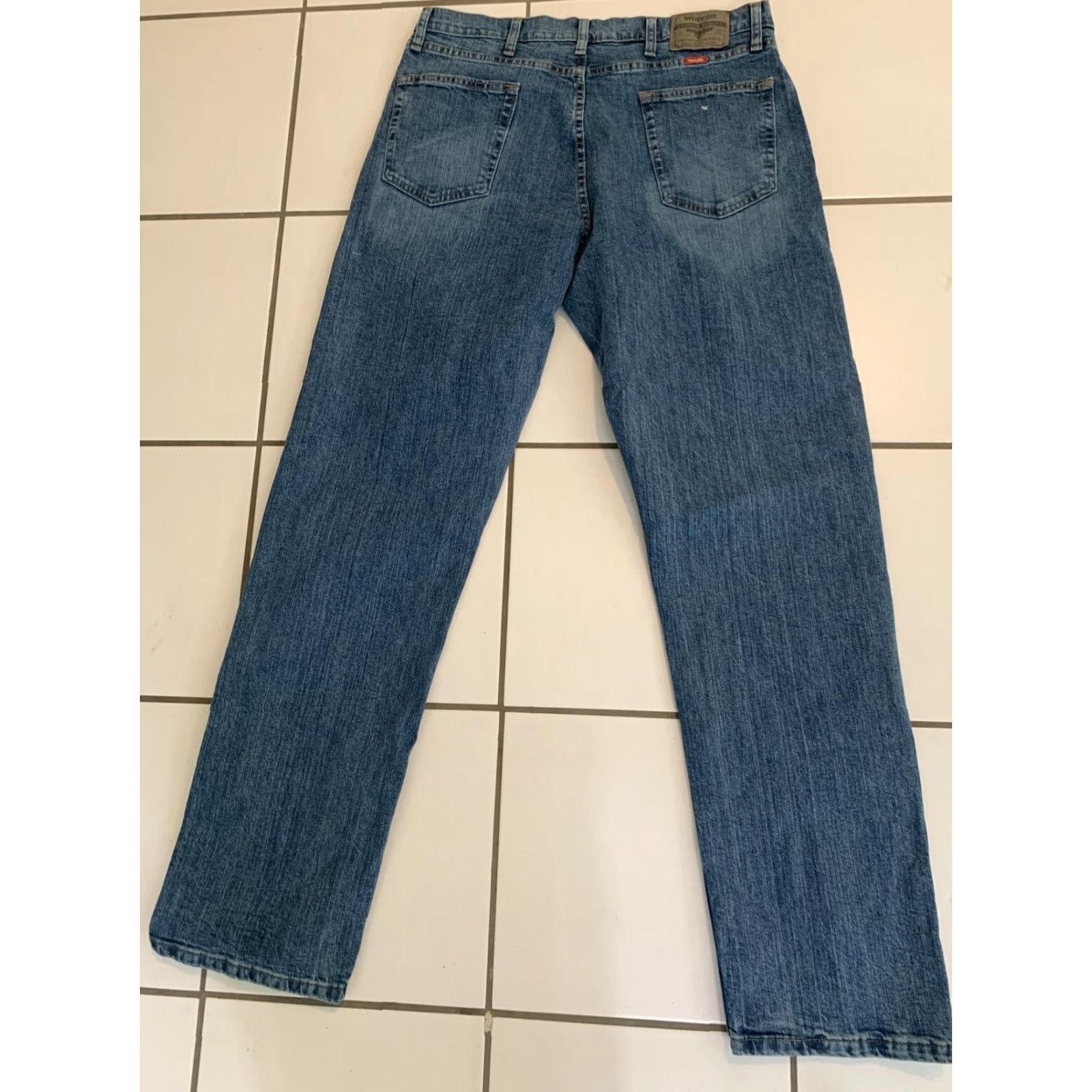 Wrangler Wrangler Jeans 936 Regular Fit Straight Leg Medium Wash Blue Men's 36x34 Size US 36 / EU 52 - 2 Thumbnail