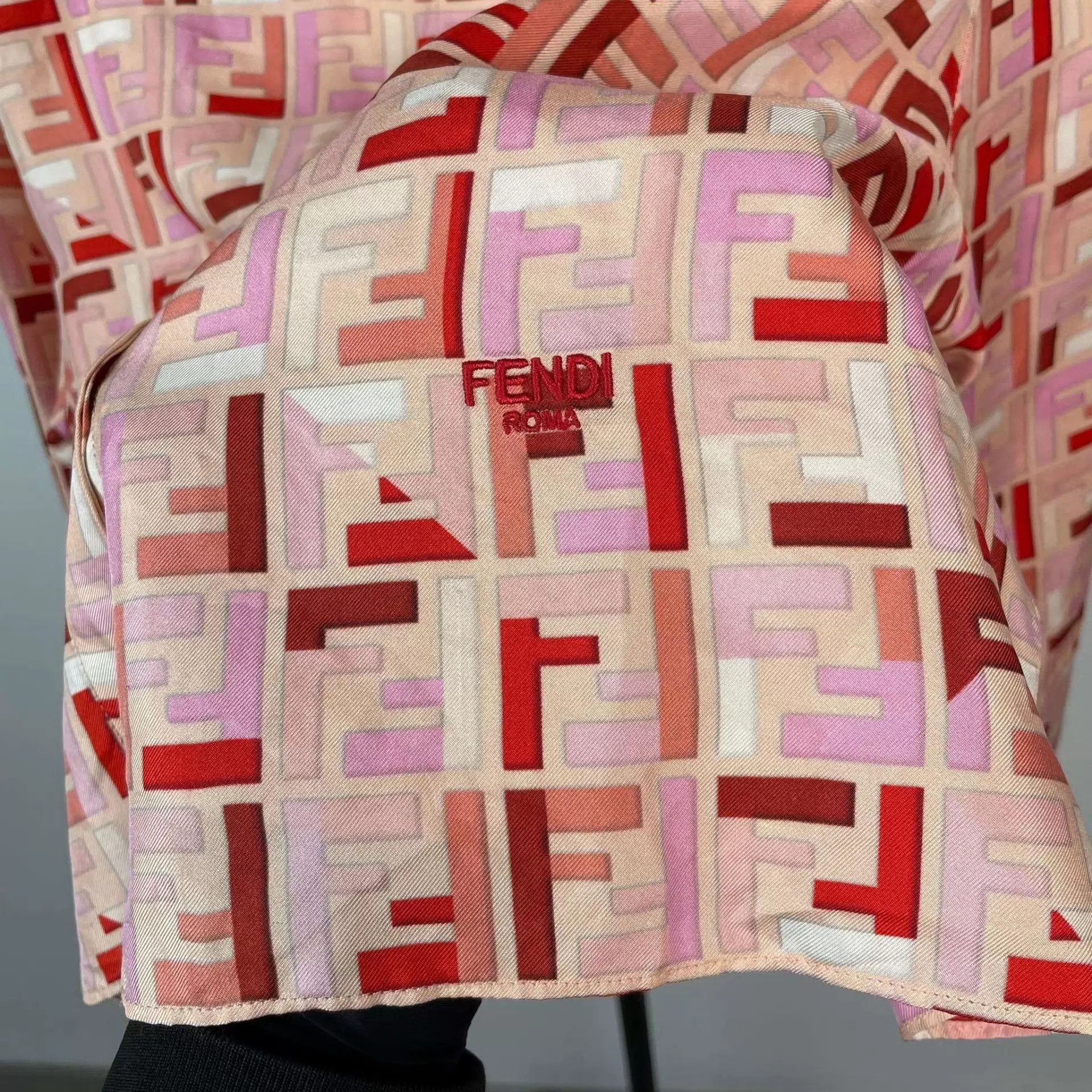 Fendi FENDI Pink Button-Down Shirt 36 Size XS / US 0-2 / IT 36-38 - 9 Thumbnail