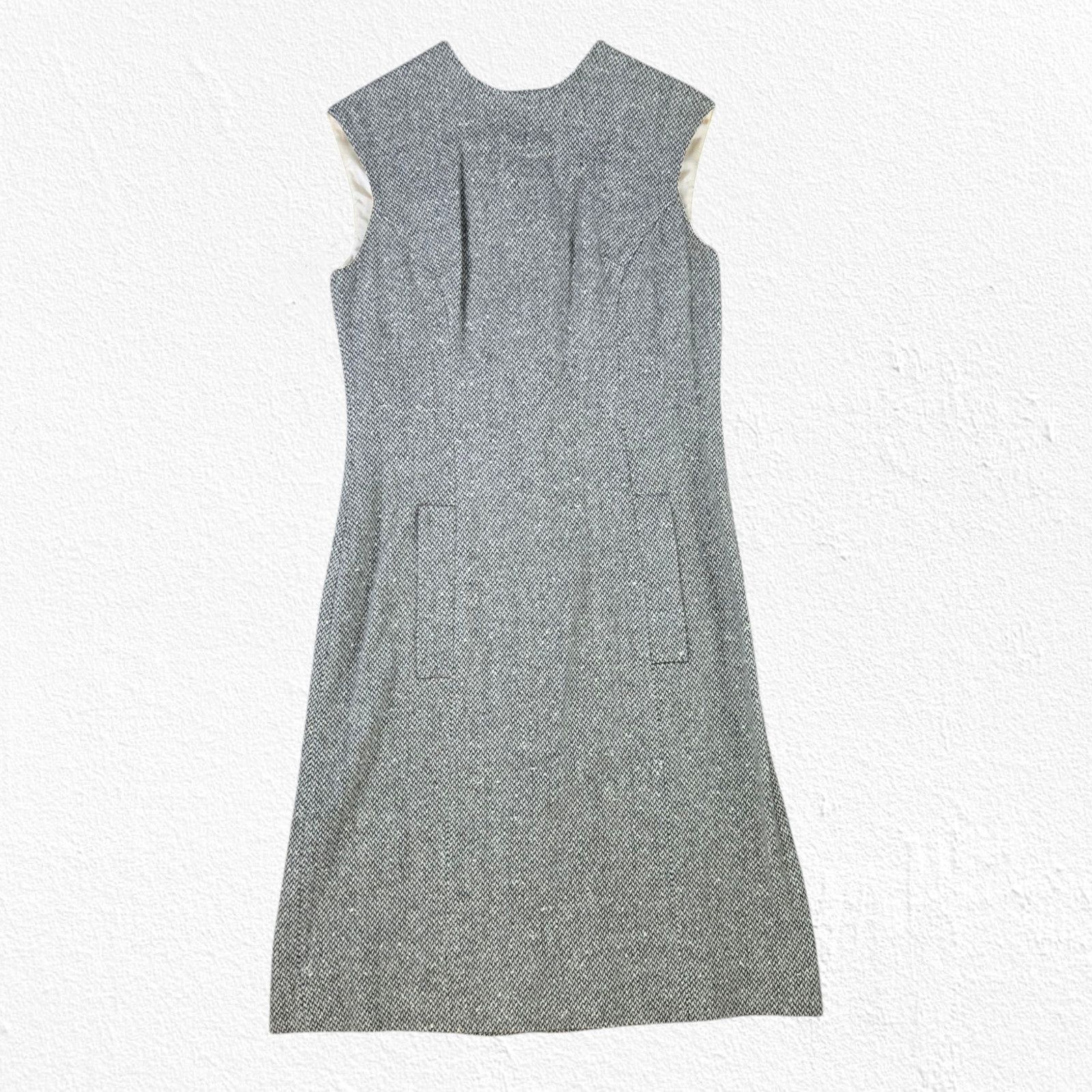 Vintage 1960s Bonwit Teller Gray Wool Tweed Mod Shift Dress Size 4 Size S / US 4 / IT 40 - 2 Thumbnail