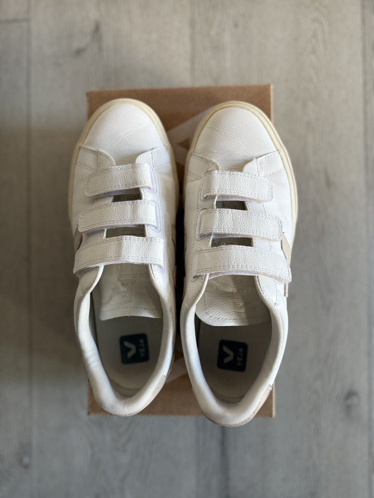 Veja Velcro Veja Sneakers Size US 9 / EU 42 - 2 Thumbnail