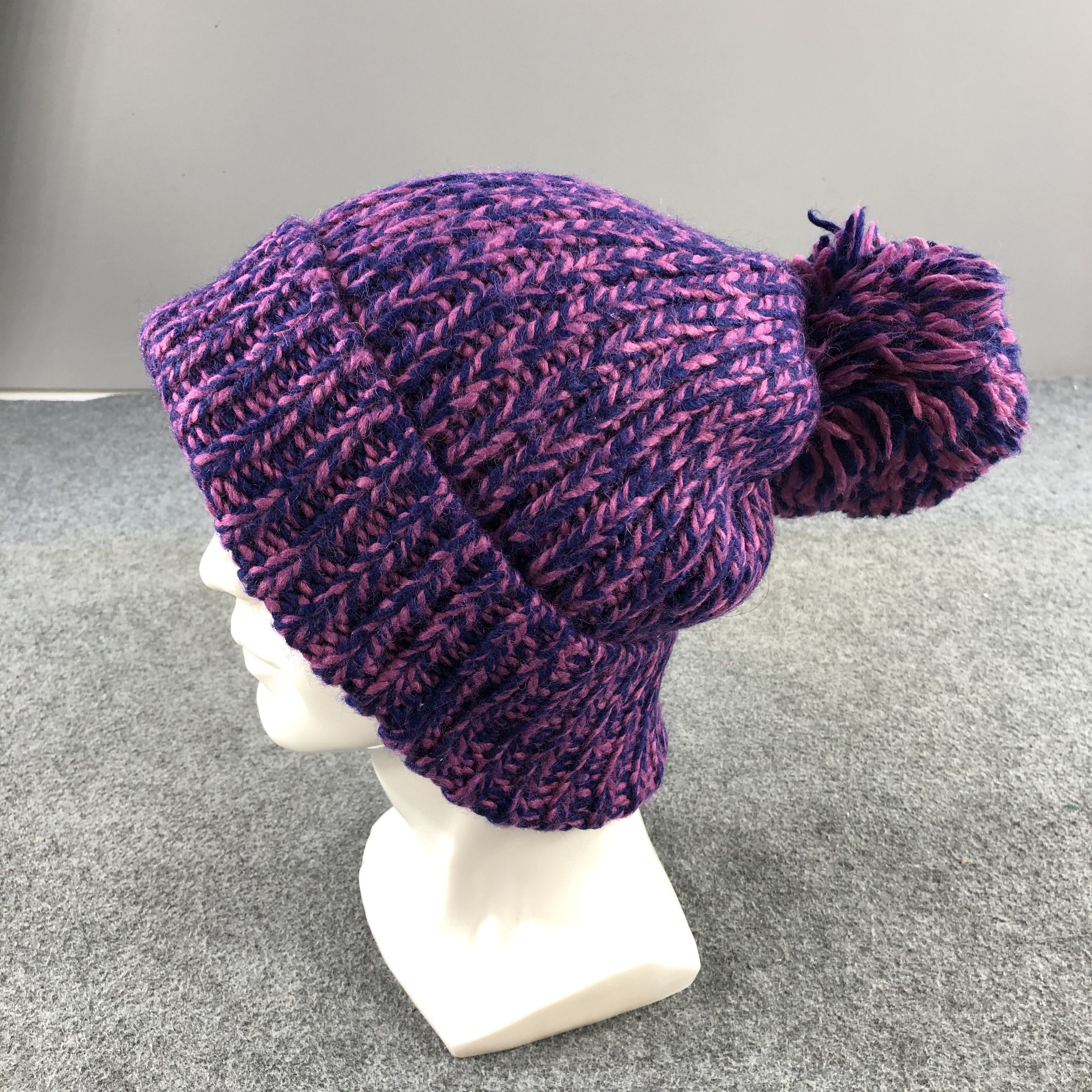 Japanese Brand Uniqlo Purple Bobble Beanie Snowcap Snow Hat B487 Size ONE SIZE - 1 Thumbnail