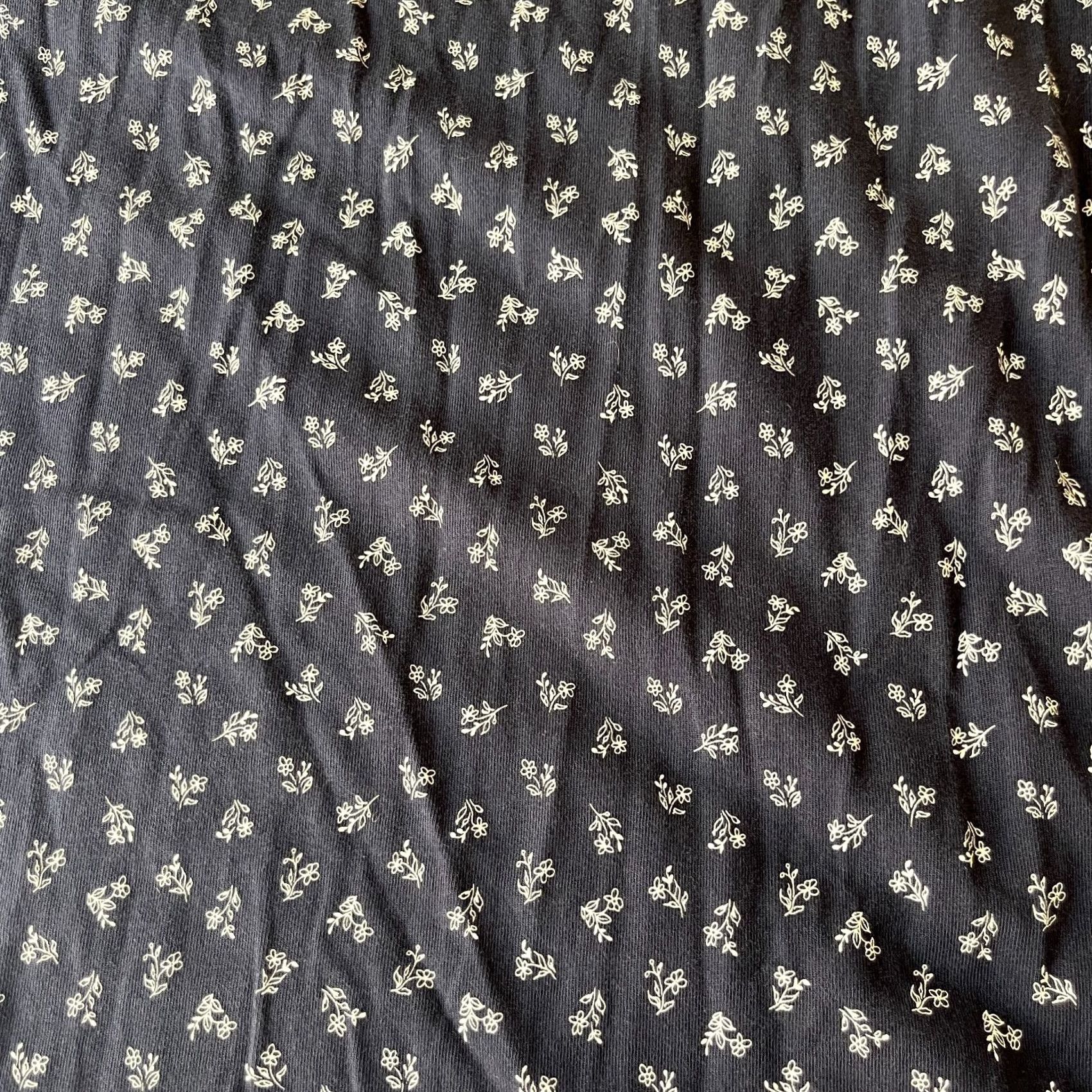 Vintage The Vermont Country Store Women Pintuck Floral Sleeveless Midi Dress M Navy Blue Floral Sleeveless Midi Dress Womens Size M / US 6-8 / IT 42-44 - 2 Thumbnail