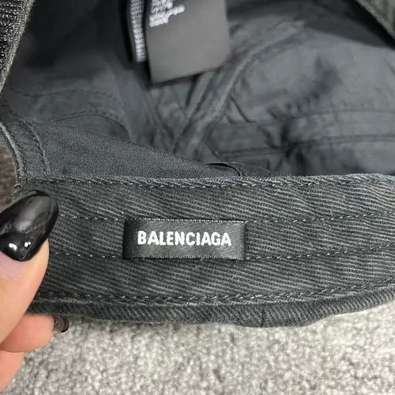 Balenciaga Balenciaga Black Letter Embroidered Baseball Cap-2506 Size ONE SIZE - 3 Thumbnail