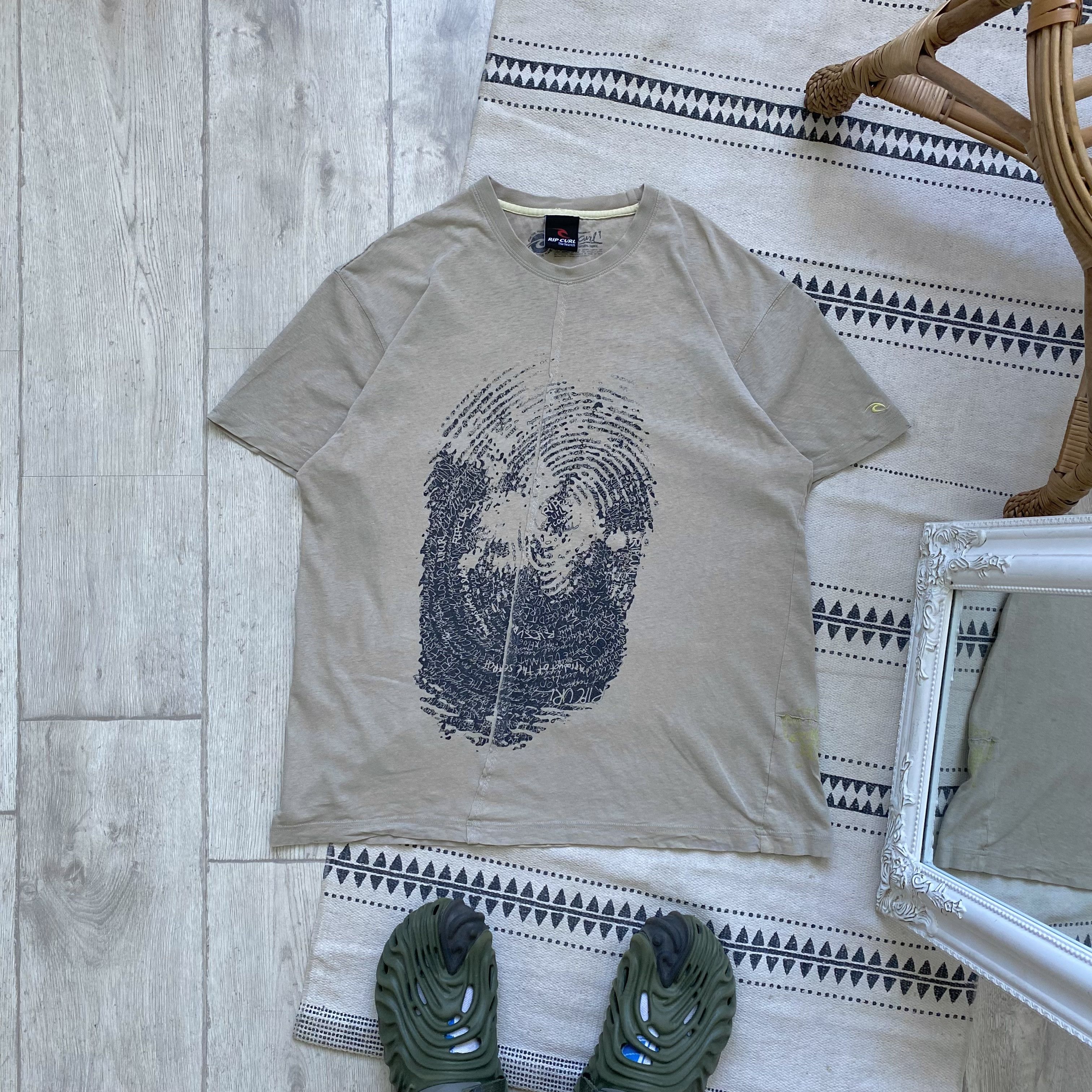 Rip Curl 🏄‍♂️ Crazy Vintage 90s Rip Curl Logo tee distressed Size US M / EU 48-50 / 2 - 1 Thumbnail