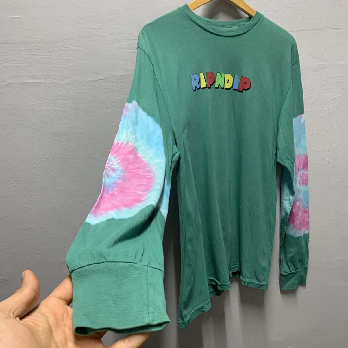 RIPNDIP Rip n Dip x Mario Size US M / EU 48-50 / 2 - 4 Thumbnail