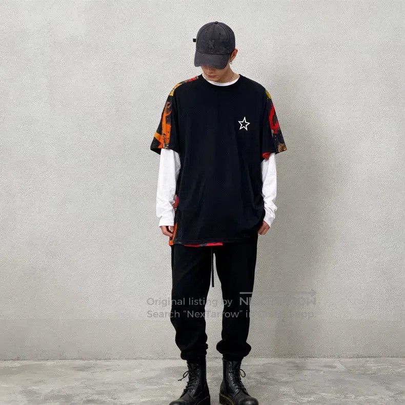 Givenchy Givenchy Black and Red Short Sleeve with Cloud Pattern on Size US M / EU 48-50 / 2 - 3 Thumbnail