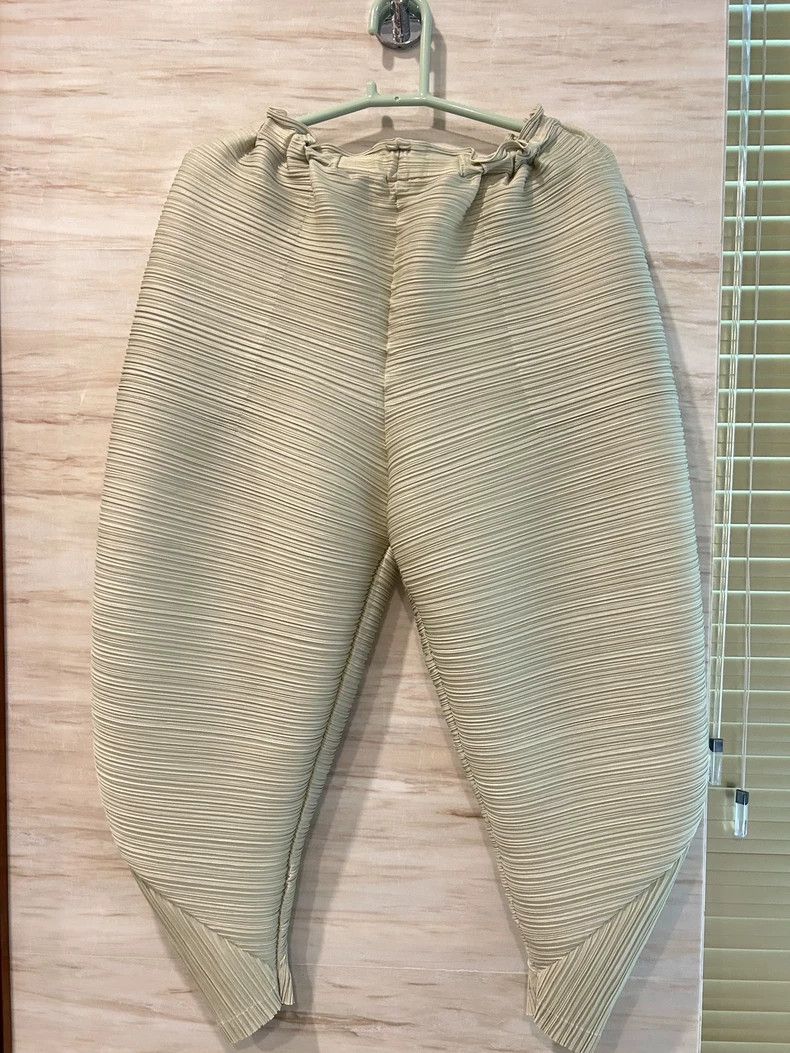 Issey Miyake Issey Miyake size:3 Light green pleated pants Size 42" / US 20 - 1 Thumbnail