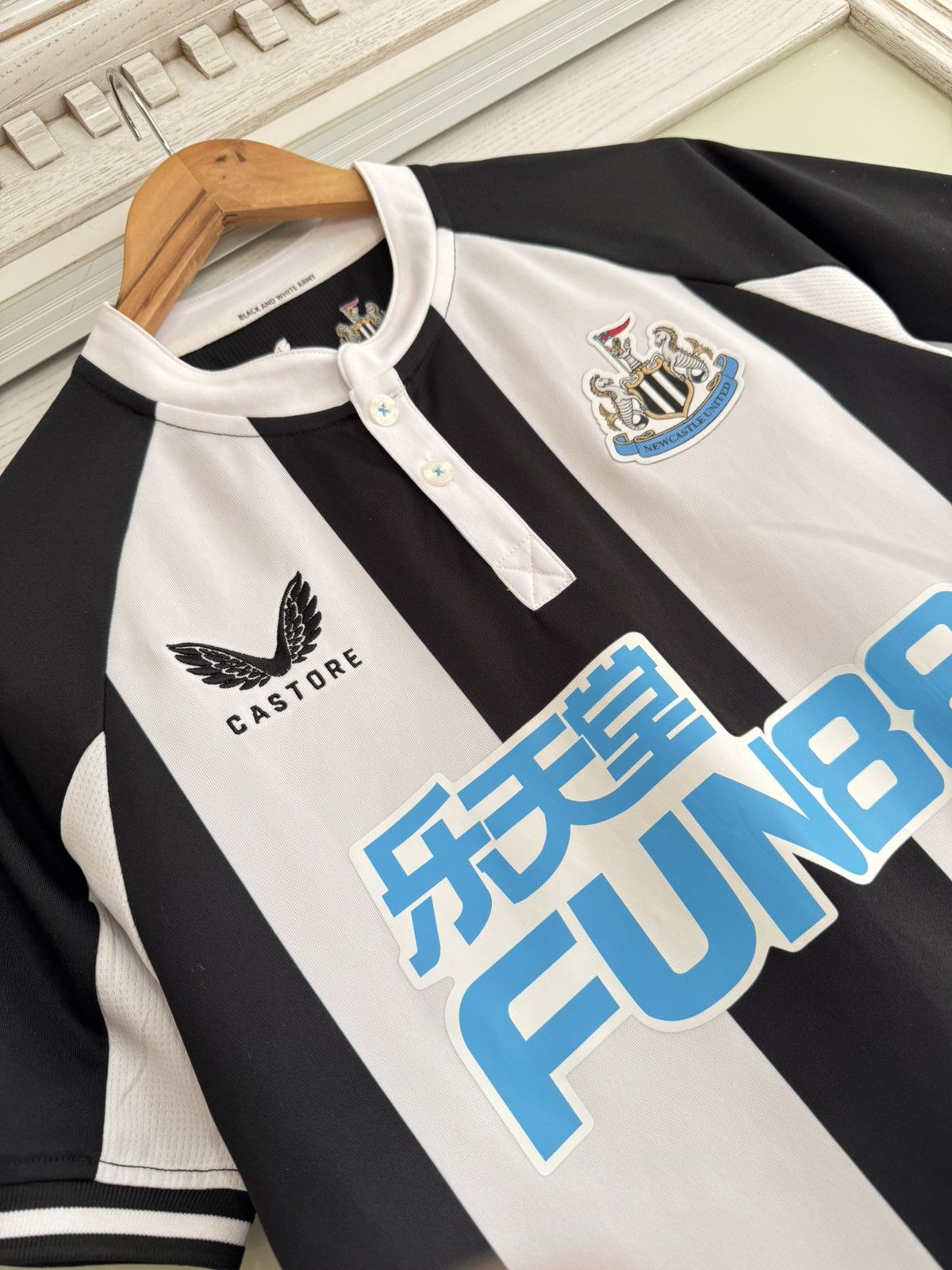 Other Newcastle United 2021-2022 Home Soccer Jersey Football Kit Size US S / EU 44-46 / 1 - 6 Thumbnail