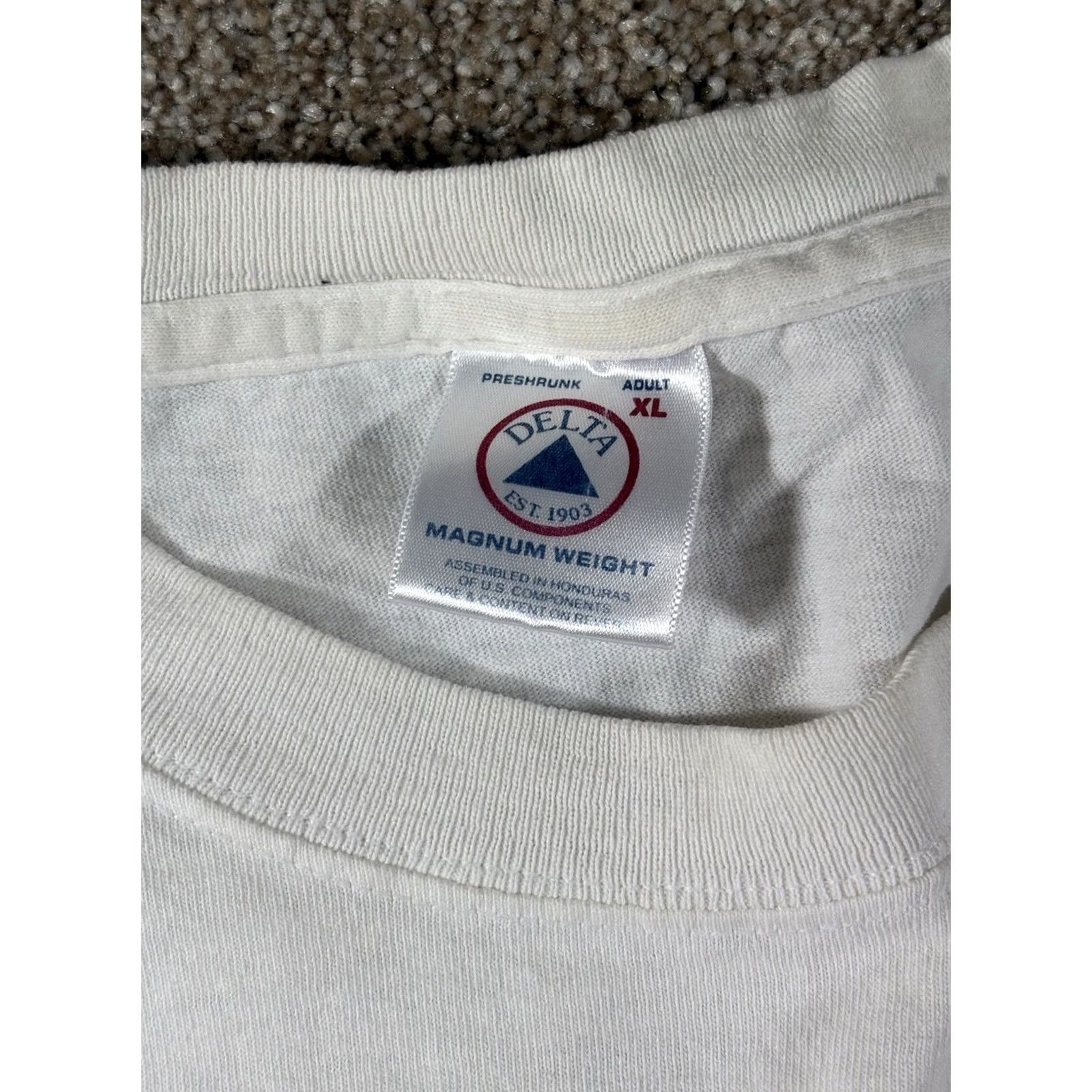 Vintage VINTAGE Hooters T-Shirt XL White Cotton Short Sleeve Crew Neck Logo 90s USA Men Decade Graphic Shirt Size US XL / EU 56 / 4 - 7 Thumbnail