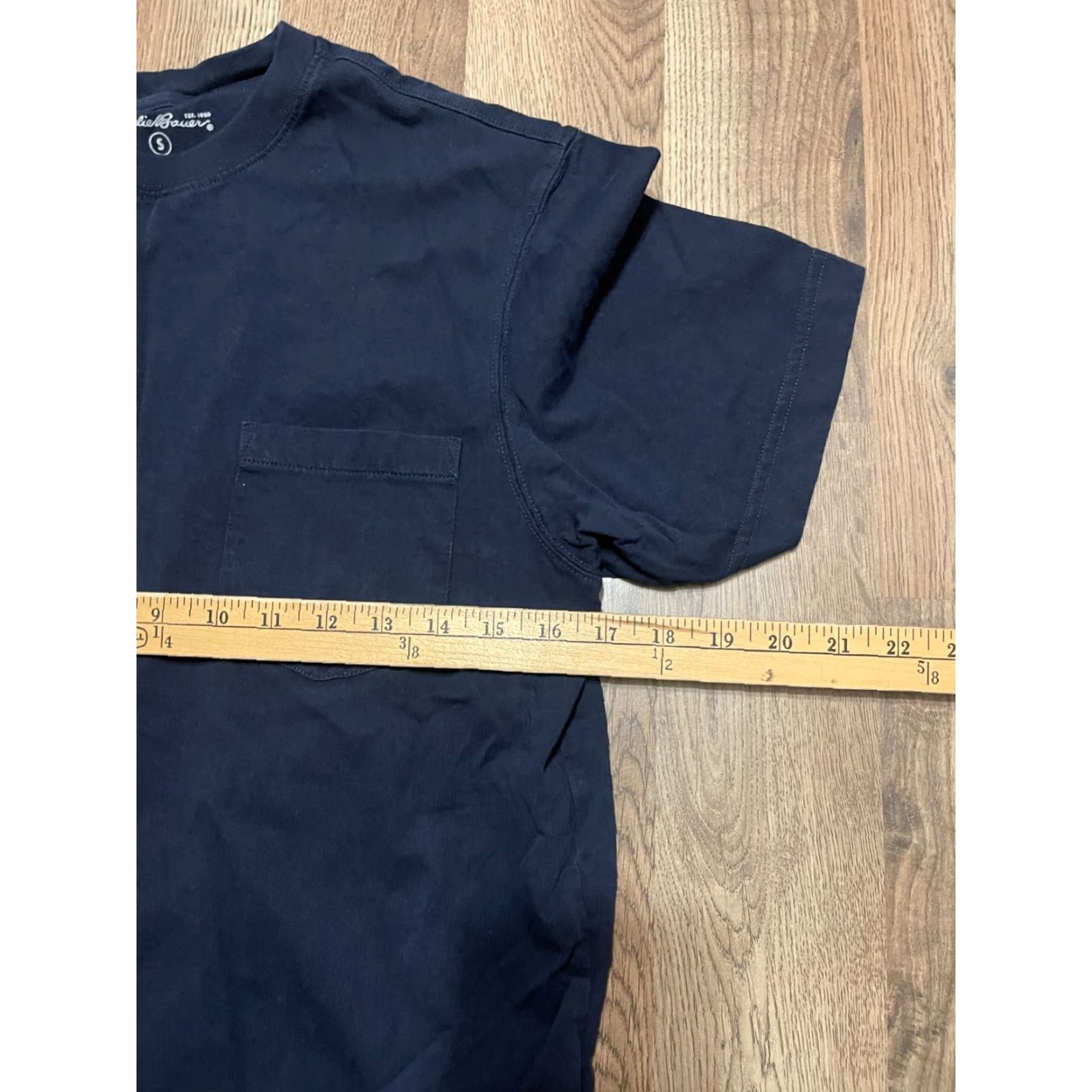 Eddie Bauer Eddie Bauer Shirt Men’s Small Black Short Sleeve Pocket T-Shirt Crew Neck Regular Fit Size US S / EU 44-46 / 1 - 3 Thumbnail