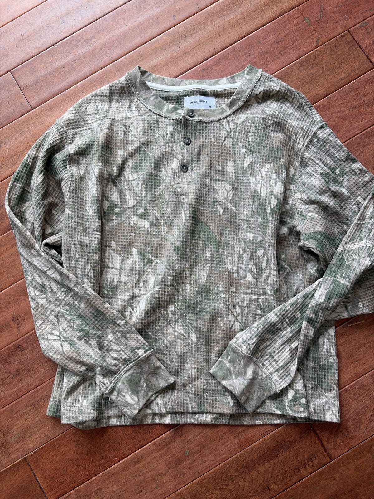 Realtree Cropped real tree long sleeve (fits small) Size US M / EU 48-50 / 2 - 1 Thumbnail