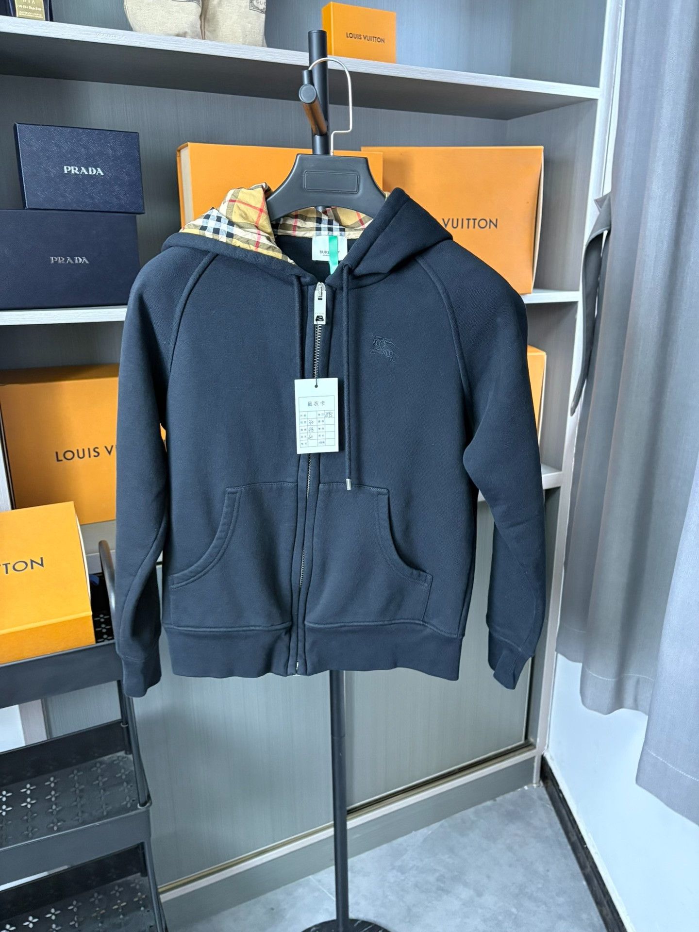 Burberry Burberry Black Hoodie XS Men Size US XS / EU 42 / 0 - 1 Thumbnail