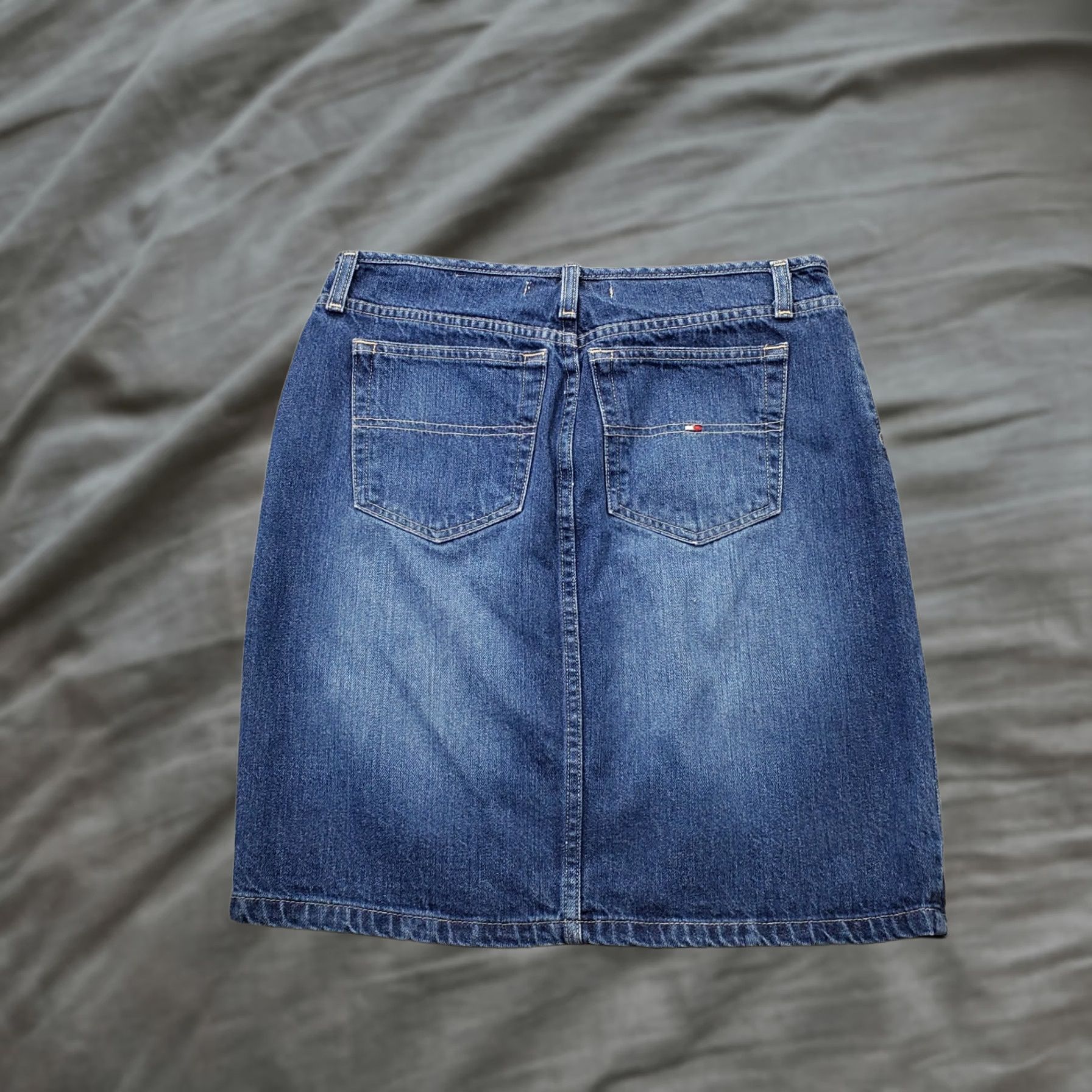 Tommy Hilfiger Tommy Hilfiger Skirt Womens 6 Blue Denim Straight & Pencil 5-Pocket Vented Zip Pockets Size 28" / US 6 / IT 42 - 1 Thumbnail