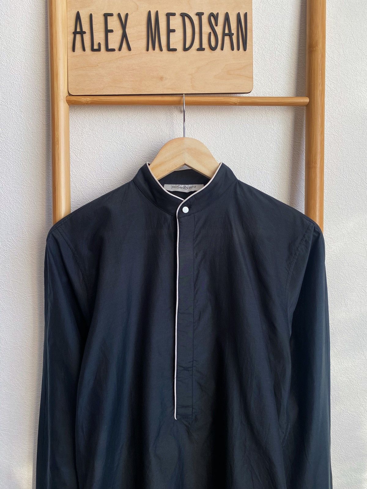 Yves Saint Laurent Yves Saint Laurent Vintage Silk Shirt Made In Italy Size US S / EU 44-46 / 1 - 8 Thumbnail
