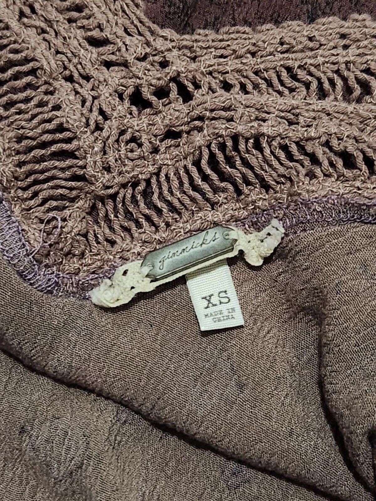 Designer Gimmicks By BKE Tank Top Pink Mauve Ombre Crochet Knit Boho Size XS / US 0-2 / IT 36-38 - 3 Thumbnail