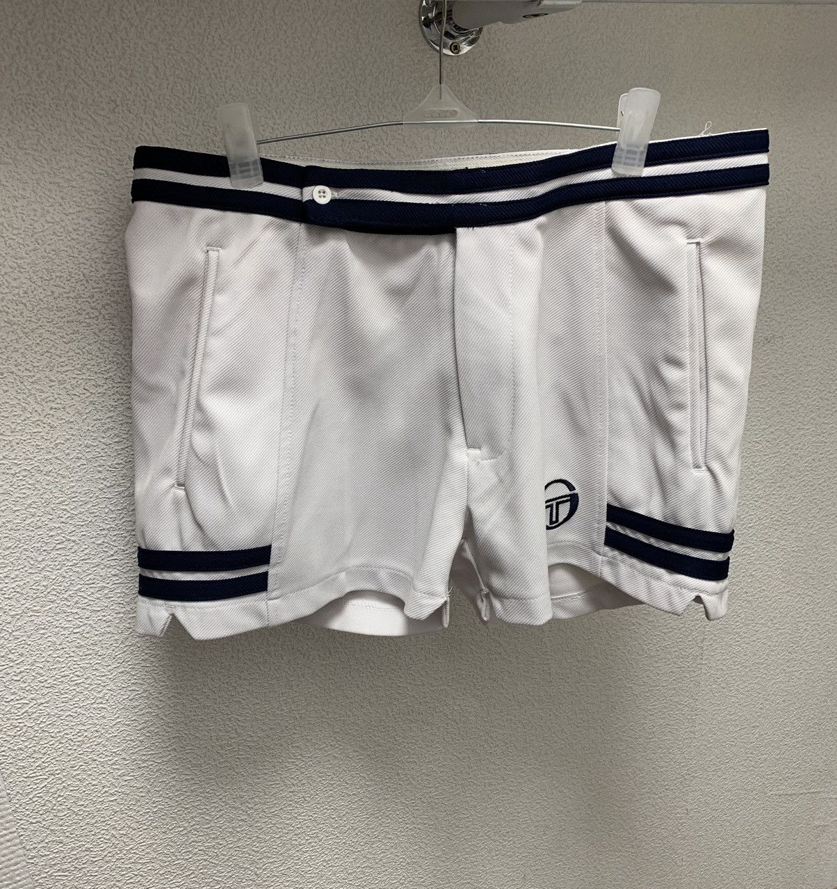 Sergio Tacchini Sergio tacchini archival clothing white shorts M 32 as Size US 32 / EU 48 - 1 Thumbnail