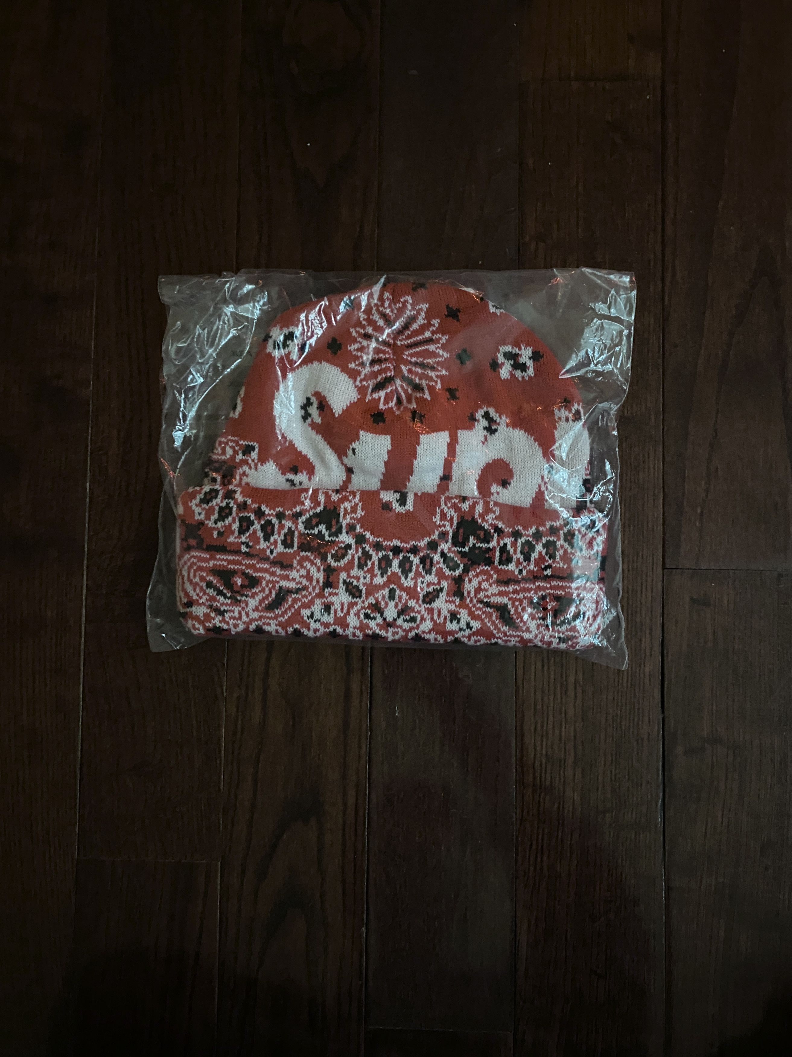 Supreme Big Logo Beanie Red Bandana FW24 Size ONE SIZE - 1 Thumbnail