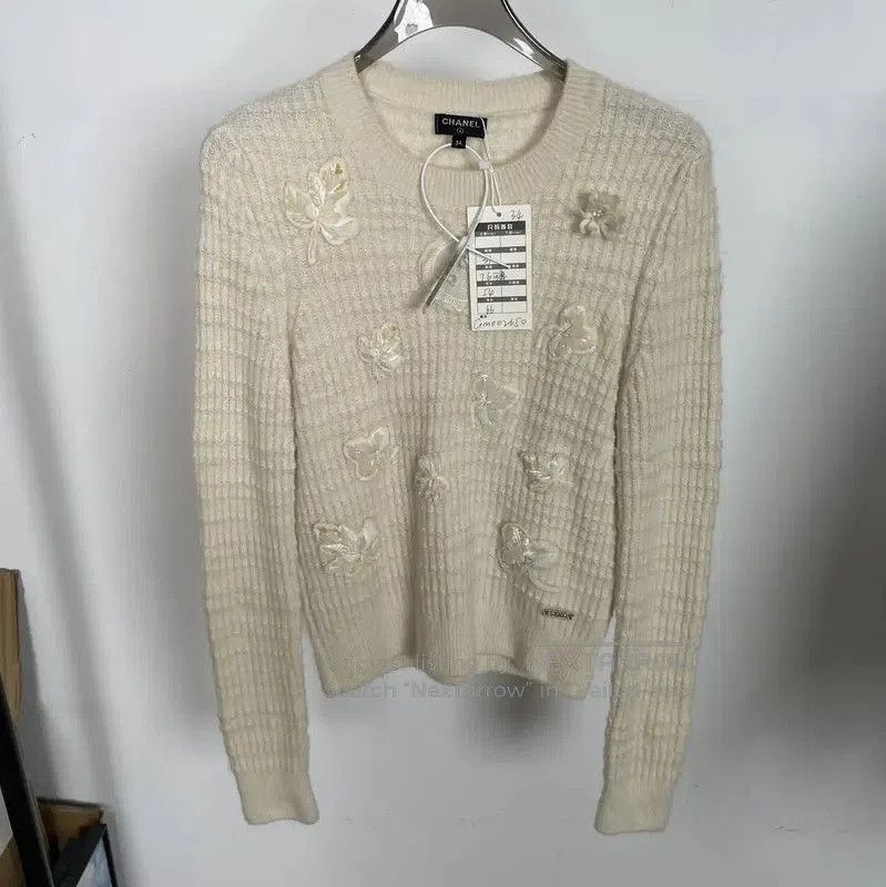 Chanel Chanel Spring Autumn White Silk Floral Sweater . Size S / US 4 / IT 40 - 1 Thumbnail