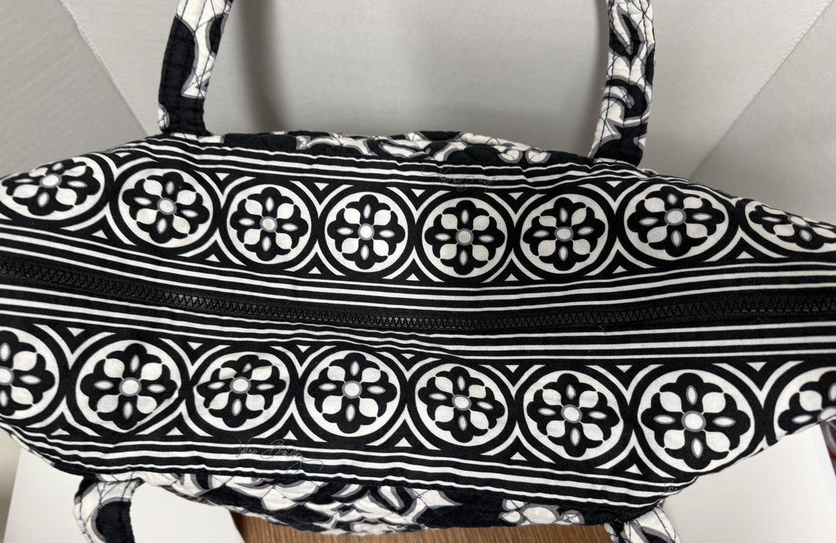 Vera Bradley Vera Bradley Retired Night/Day Black/White Zippered Tote Bag Size ONE SIZE - 4 Thumbnail