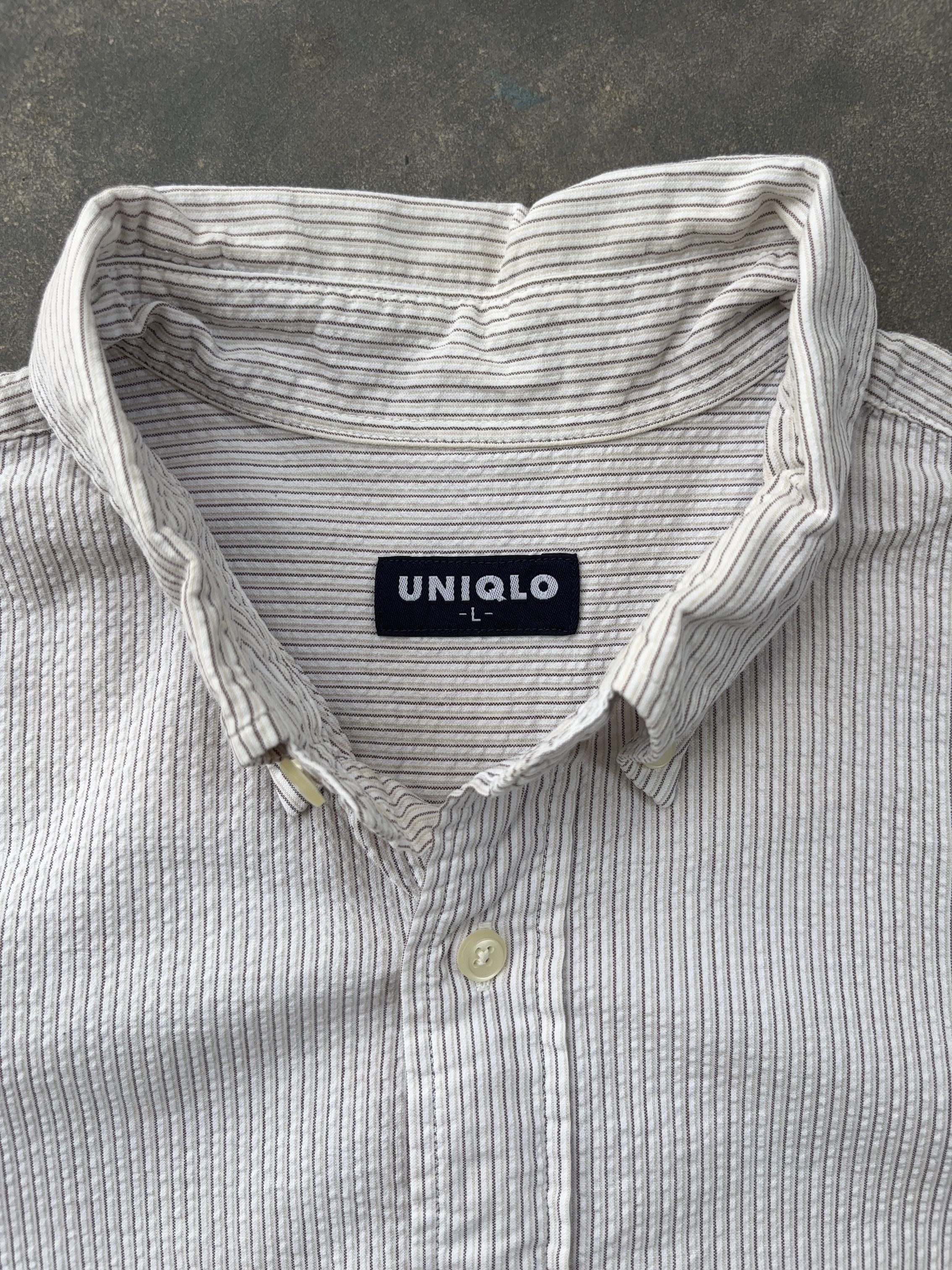 Uniqlo Uniqlo White Stripe Button Up Shirt Size US L / EU 52-54 / 3 - 6 Thumbnail