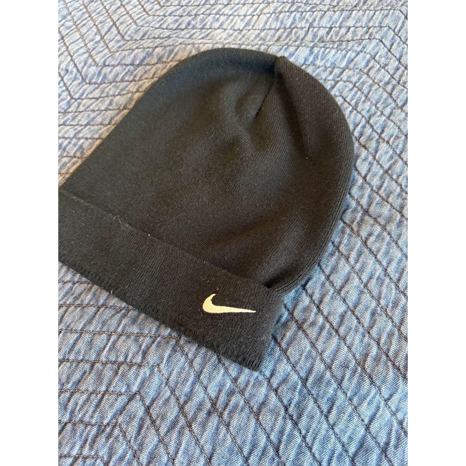 Nike Nike Black Knit Beanie with White Swoosh Logo Cap Unisex Fit Size ONE SIZE - 2 Thumbnail